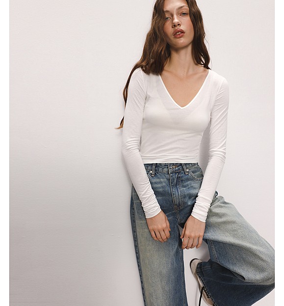 ДЖЕМПЕР З V-ПОДІБНИМ ВИРІЗОМ