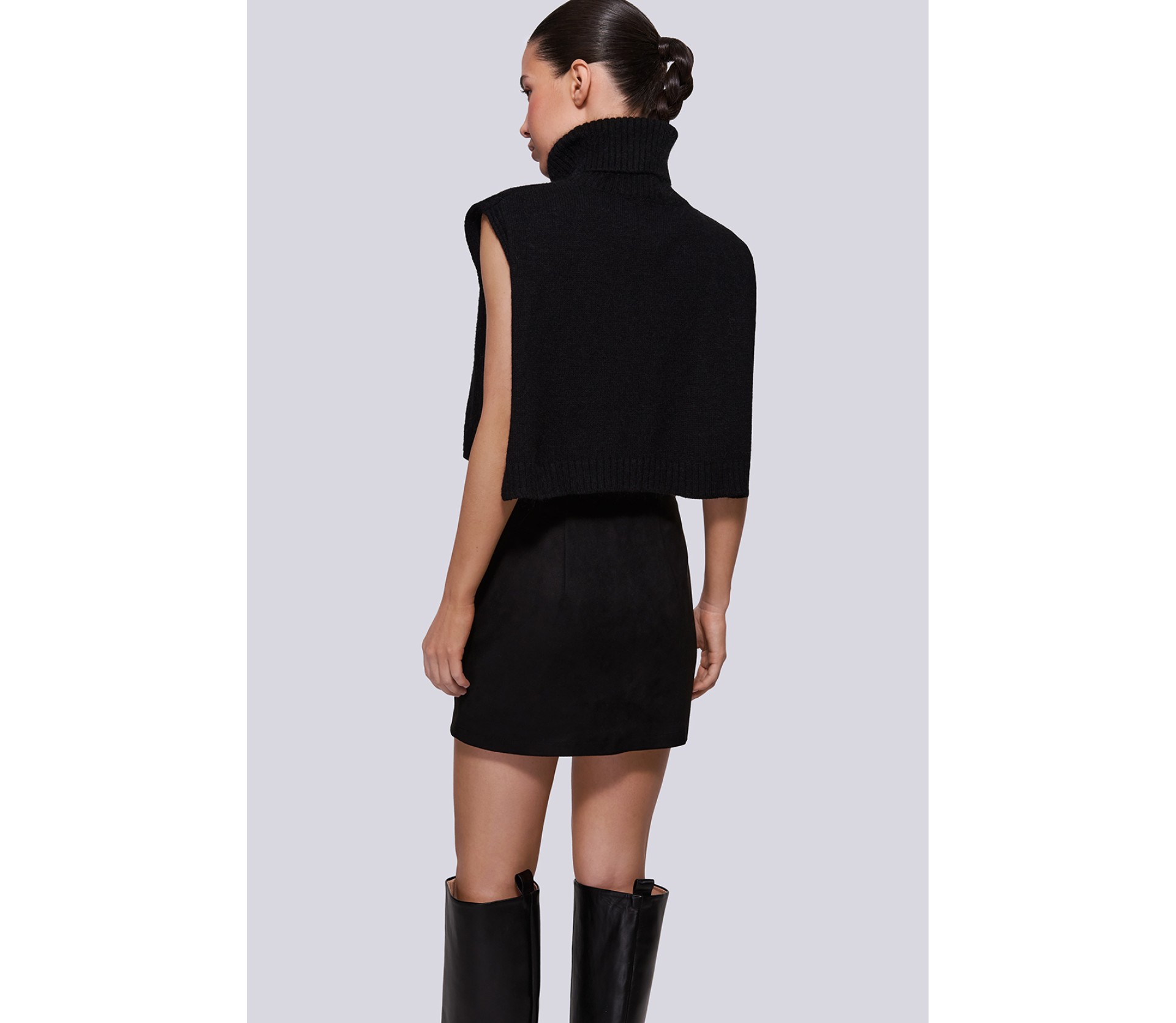 МАНИШКА З КОМІРОМ-ГОЛЬФ