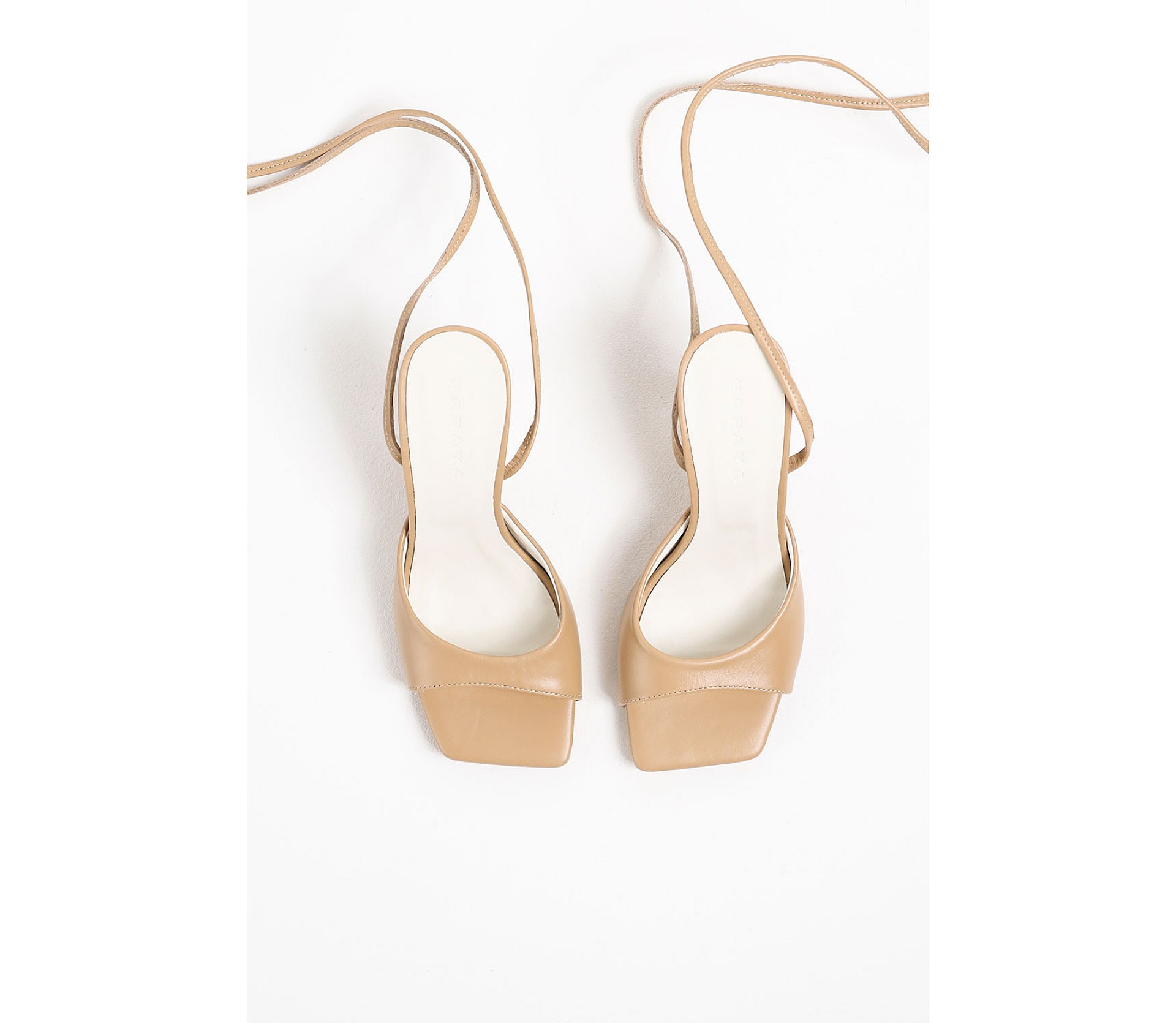 БОСОНІЖКИ НА ПІДБОРАХ