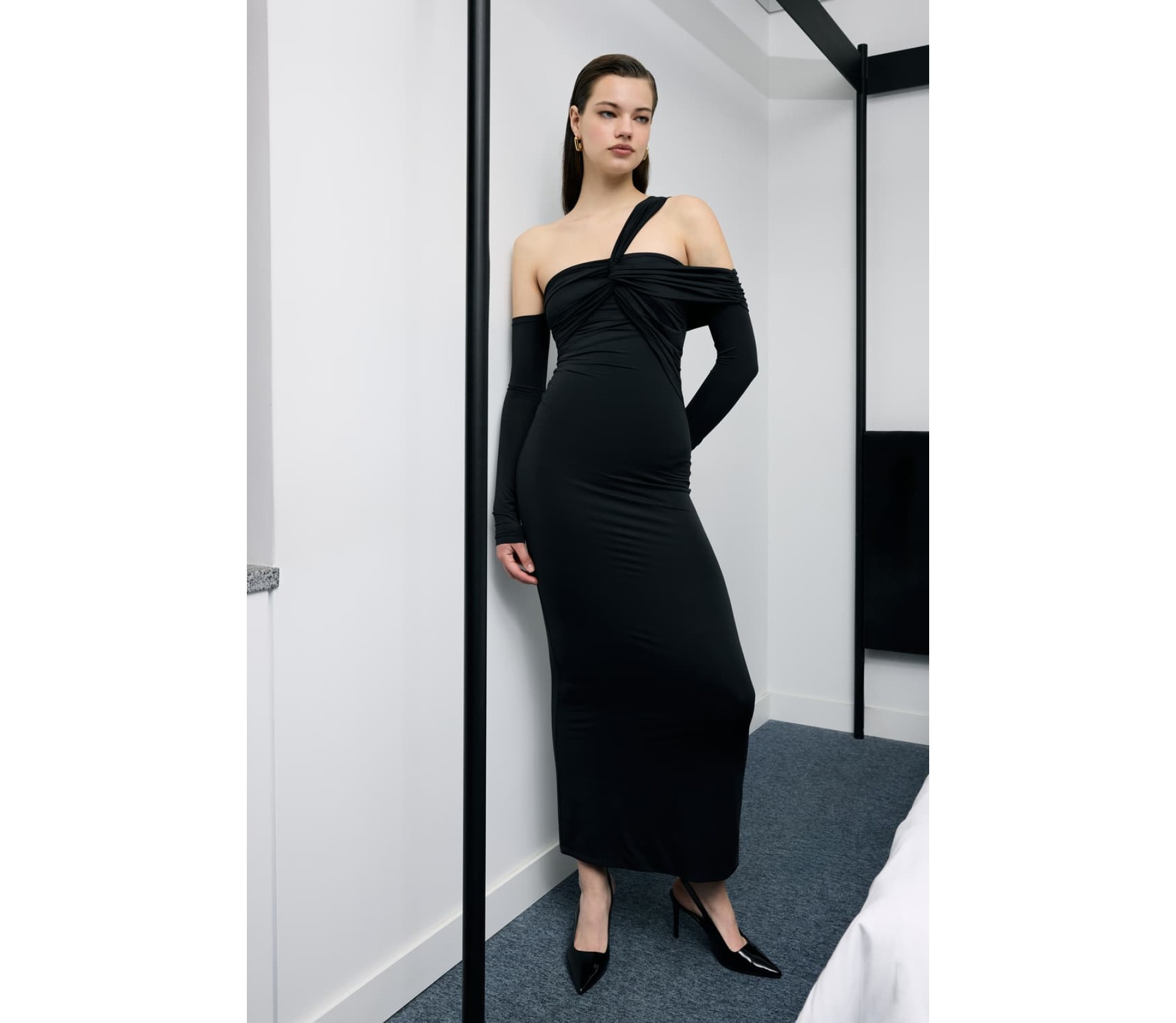 СУКНЯ МАКСІ АСИМЕТРИЧНА