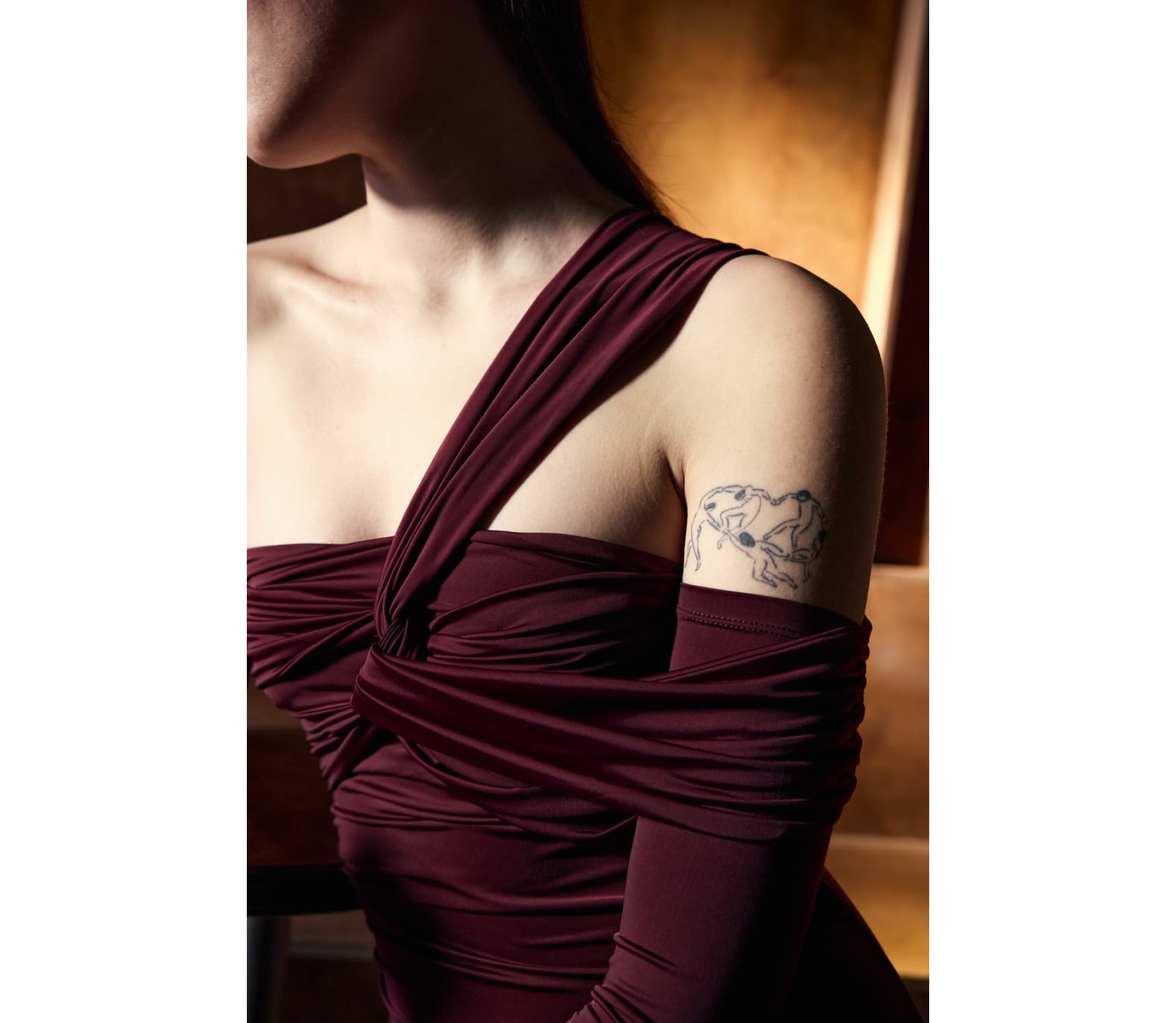 СУКНЯ МАКСІ АСИМЕТРИЧНА