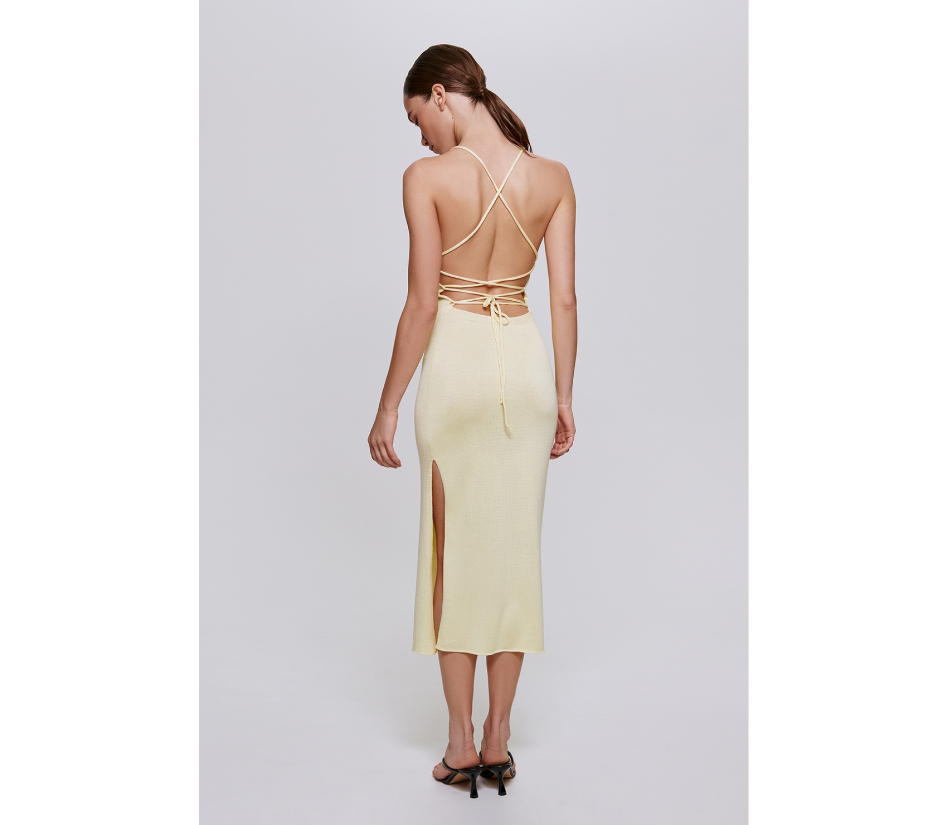 СУКНЯ З ВІДКРИТОЮ СПИНОЮ