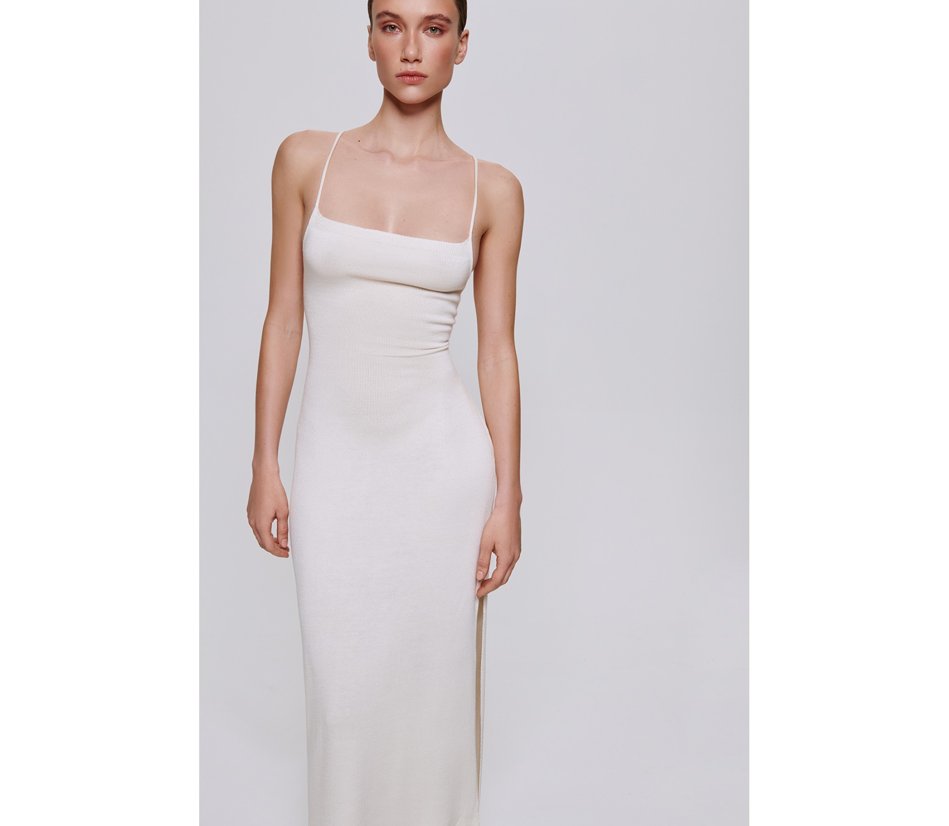 СУКНЯ З ВІДКРИТОЮ СПИНОЮ