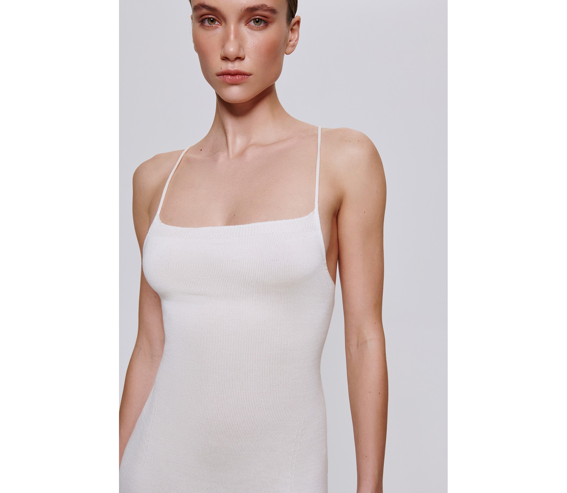 СУКНЯ З ВІДКРИТОЮ СПИНОЮ