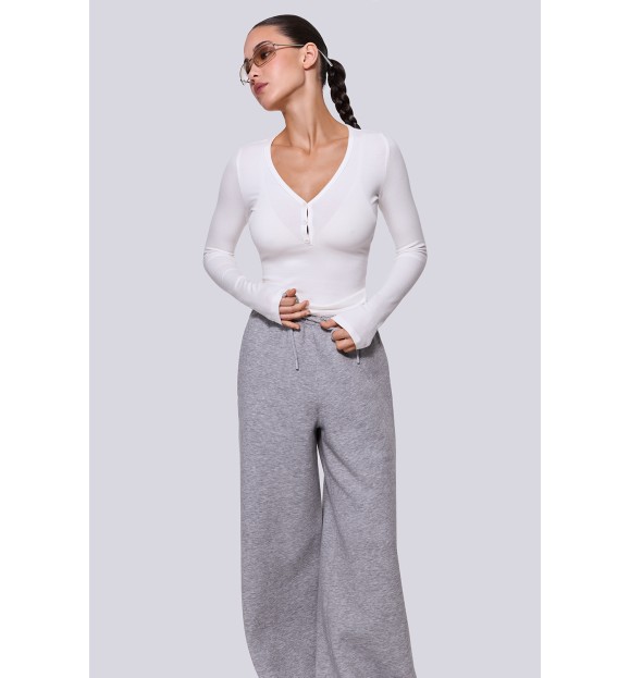 ТОП ІЗ V-ПОДІБНИМ ВИРІЗОМ