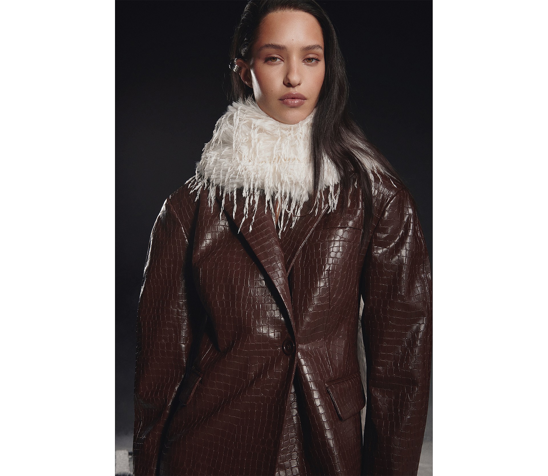 ПАЛЬТО ПРИТАЛЕНЕ З ЕФЕКТОМ КРОКОДИЛА ПАЛЬТО ПРИТАЛЕНЕ З ЕФЕКТОМ КРОКОДИЛА