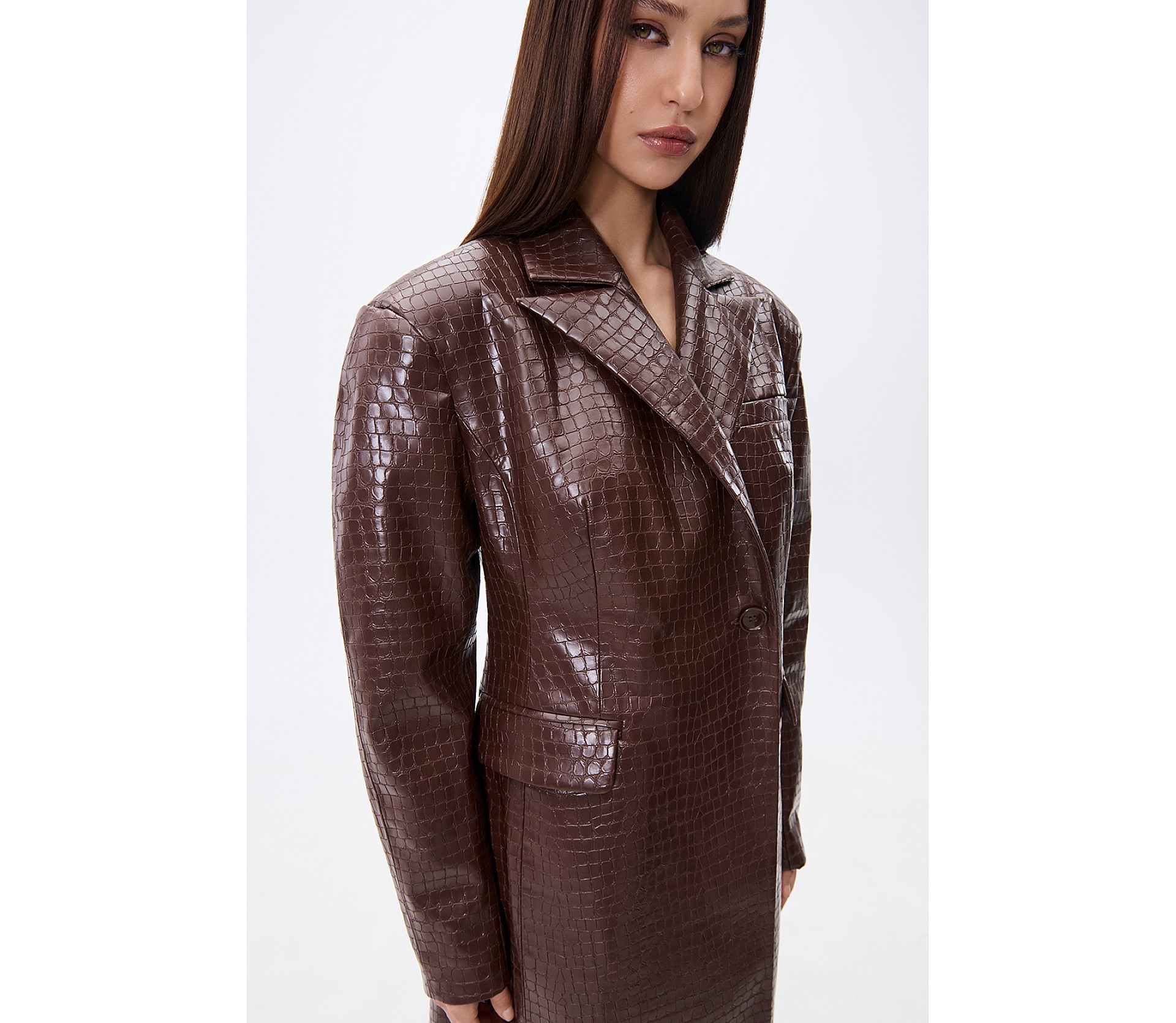 ПАЛЬТО ПРИТАЛЕНЕ З ЕФЕКТОМ КРОКОДИЛА ПАЛЬТО ПРИТАЛЕНЕ З ЕФЕКТОМ КРОКОДИЛА