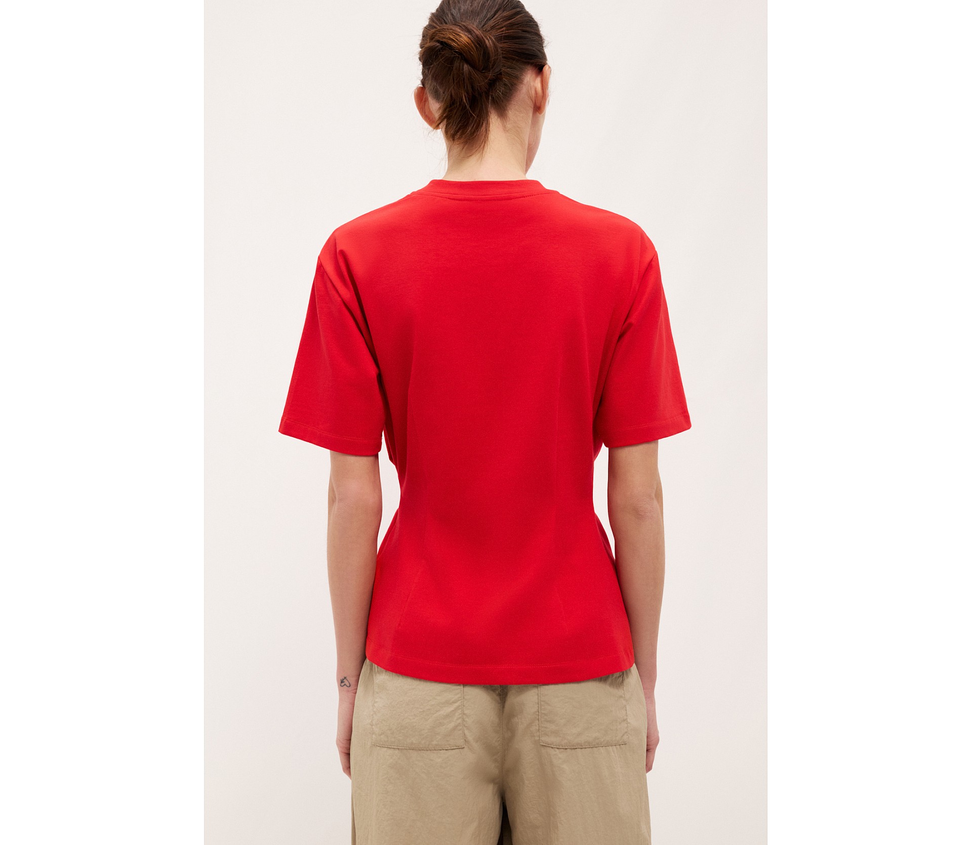 ФУТБОЛКА З АКЦЕНТНИМ ДРАПІРУВАННЯМ