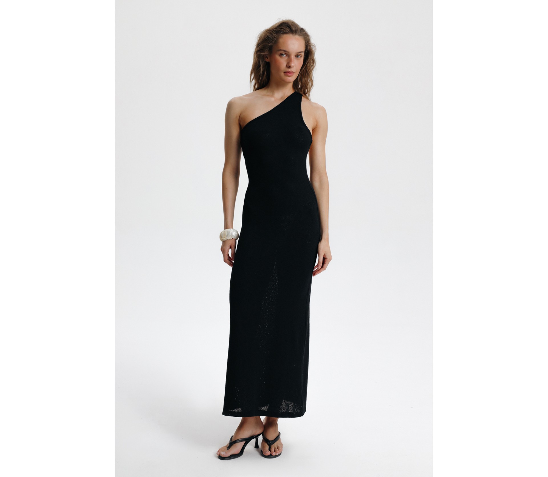 СУКНЯ З ФІГУРНИМ ВИРІЗОМ