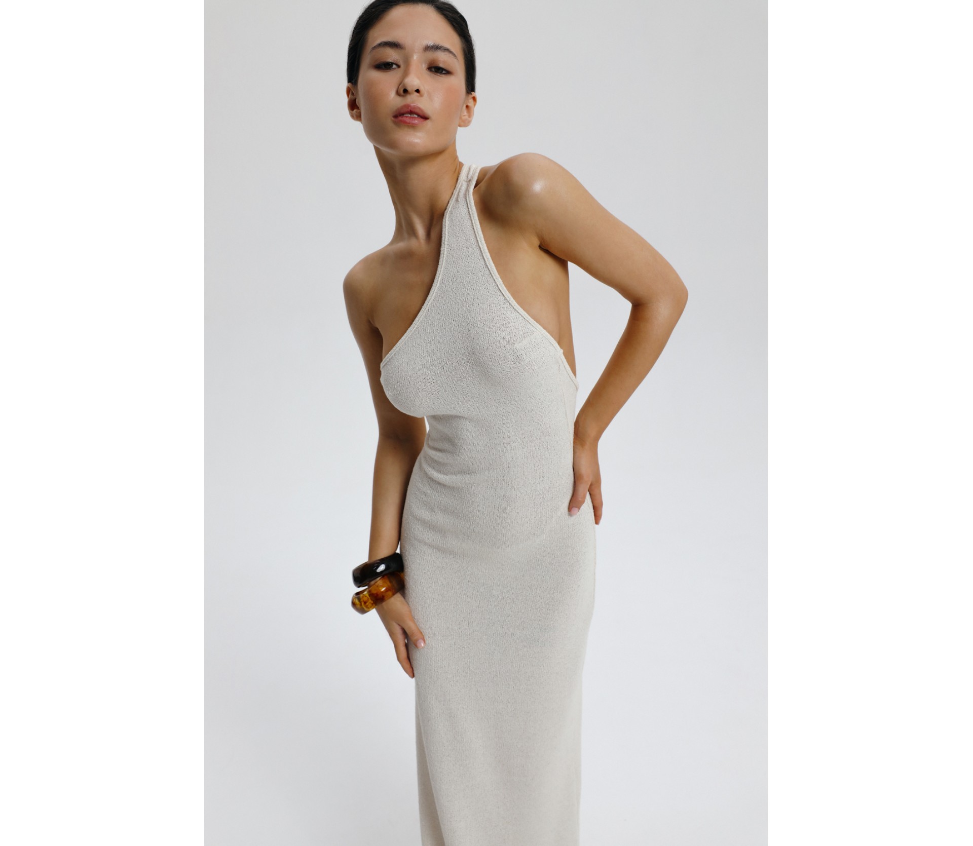 СУКНЯ З ФІГУРНИМ ВИРІЗОМ