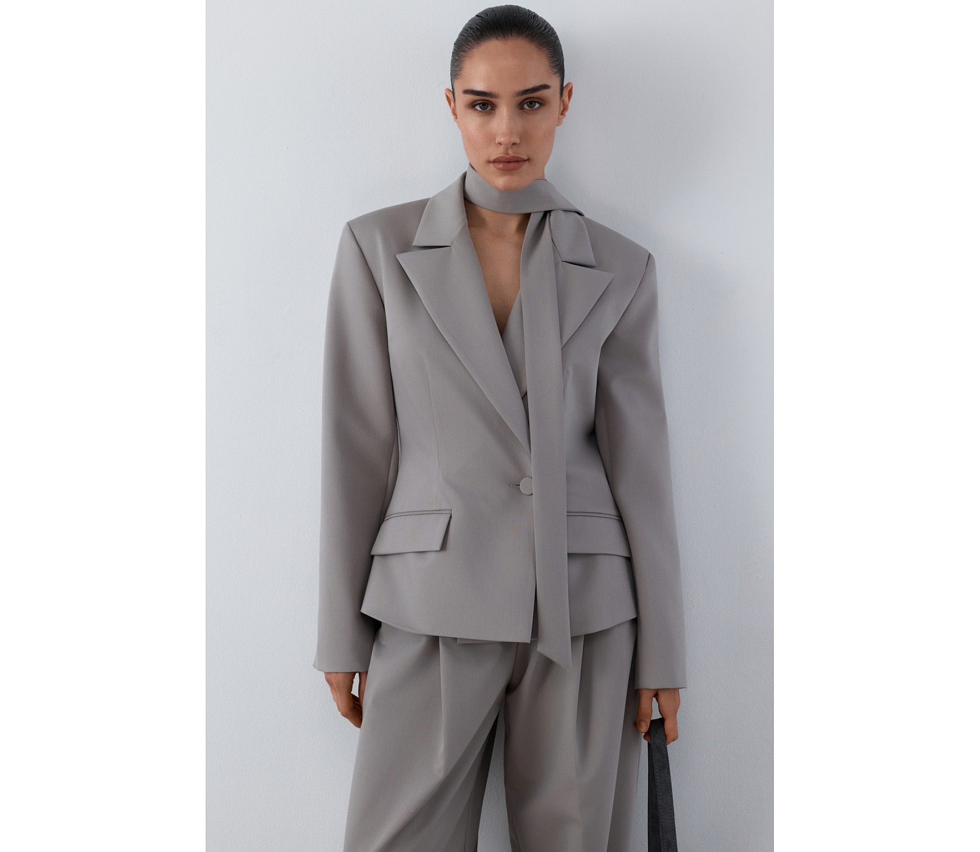 БЛЕЙЗЕР ПРИТАЛЕНИЙ