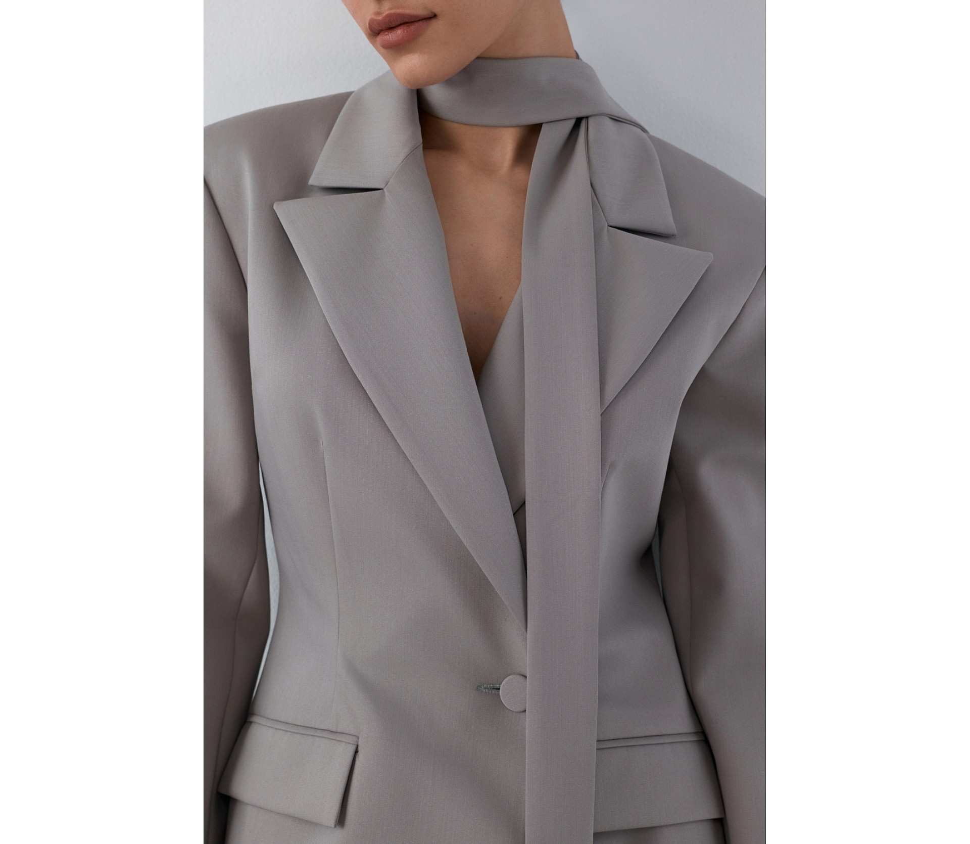 БЛЕЙЗЕР ПРИТАЛЕНИЙ