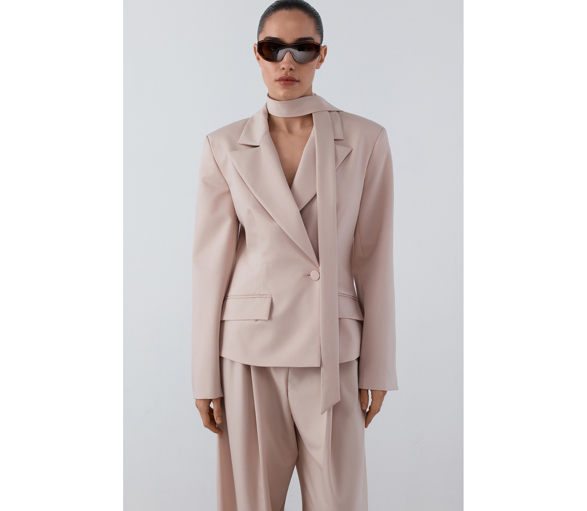 БЛЕЙЗЕР ПРИТАЛЕНИЙ