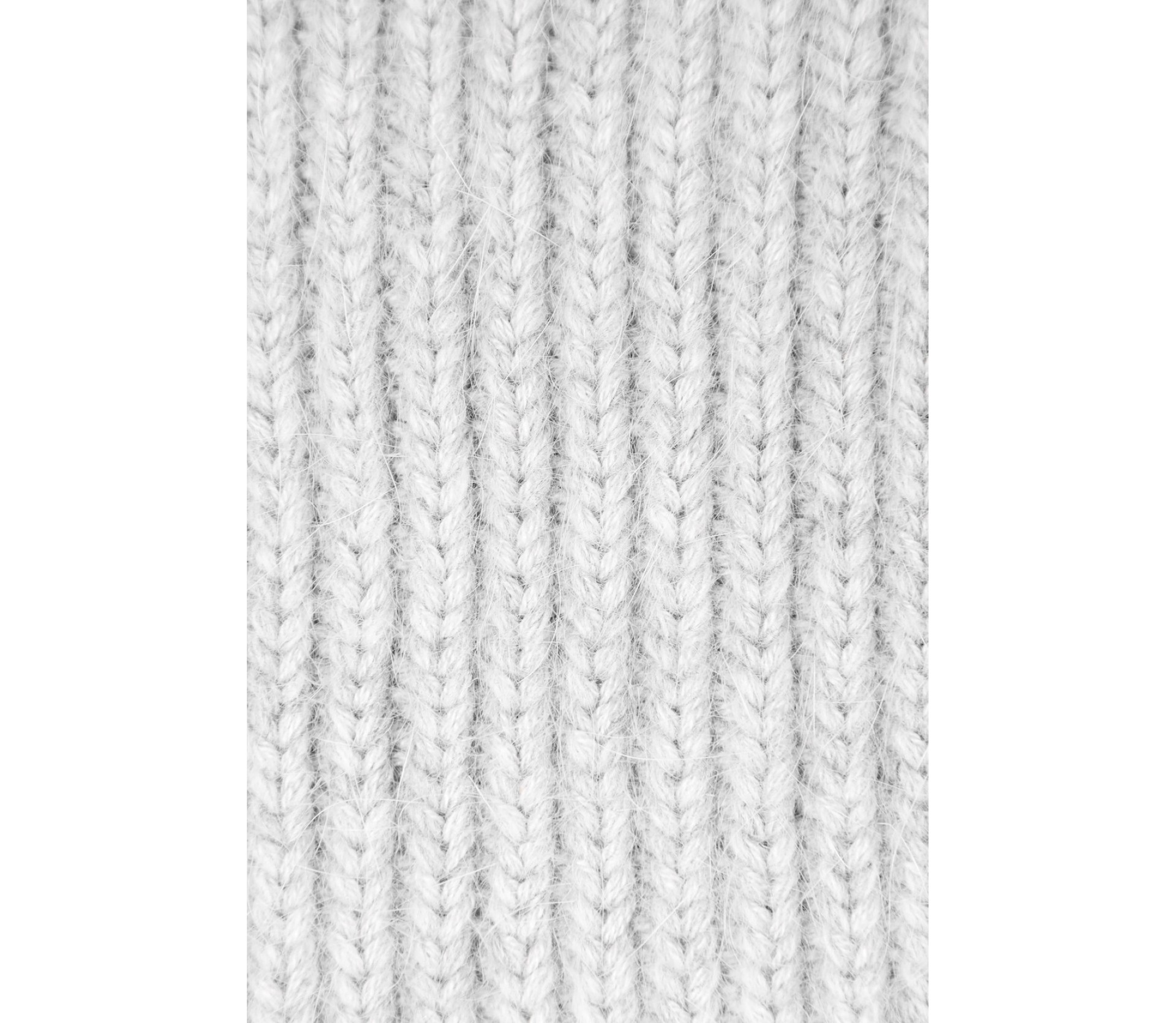 В'ЯЗАНА ШАПКА З АНГОРИ