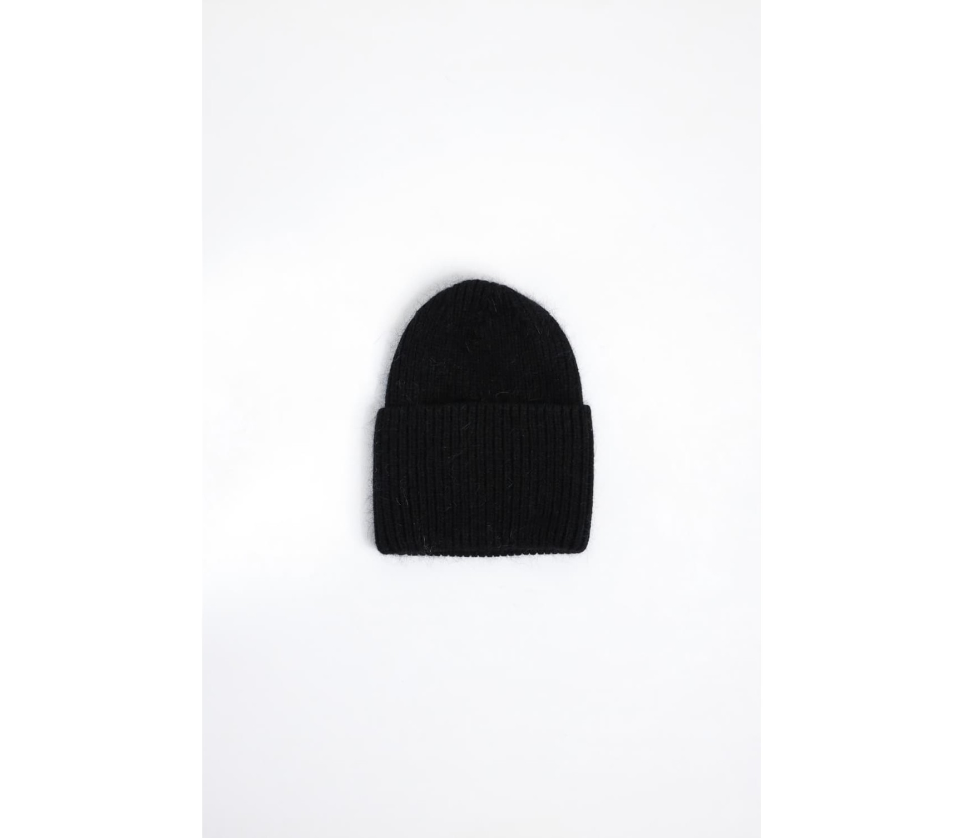 В'ЯЗАНА ШАПКА З АНГОРИ