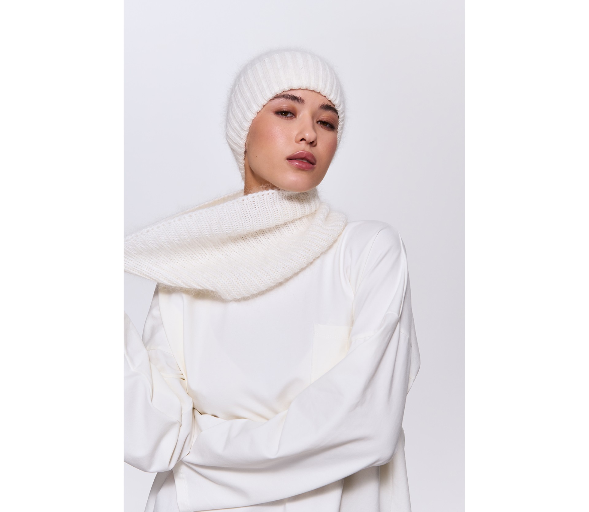 ШАПКА З ДОДАВАННЯМ АНГОРИ