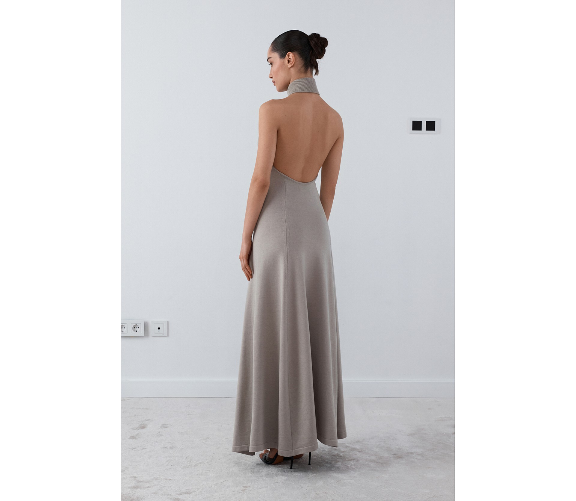 СУКНЯ МАКСІ З КОМІРОМ ХАЛТЕР