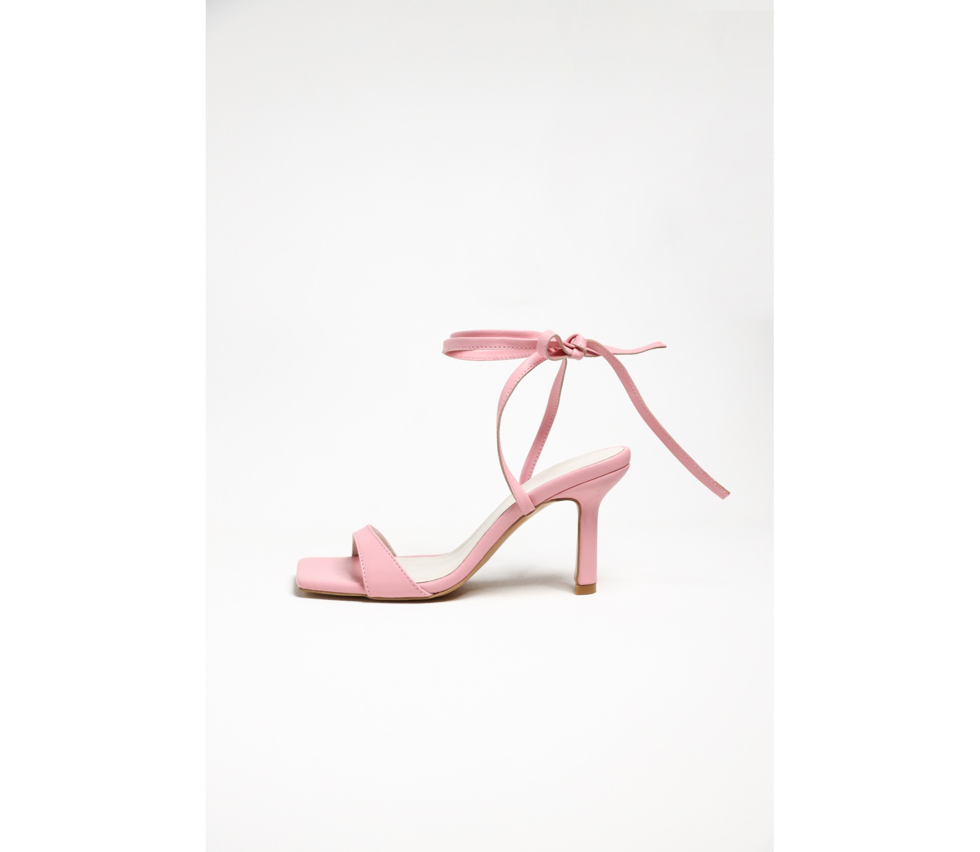 БОСОНІЖКИ НА ПІДБОРАХ