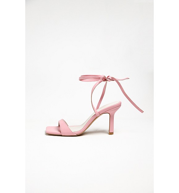 БОСОНІЖКИ НА ПІДБОРАХ