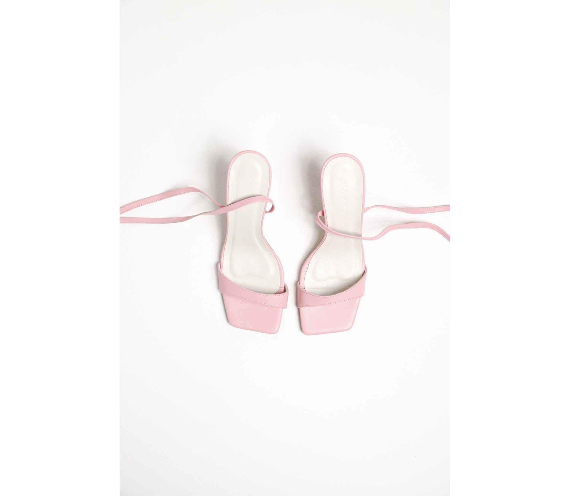 БОСОНІЖКИ НА ПІДБОРАХ