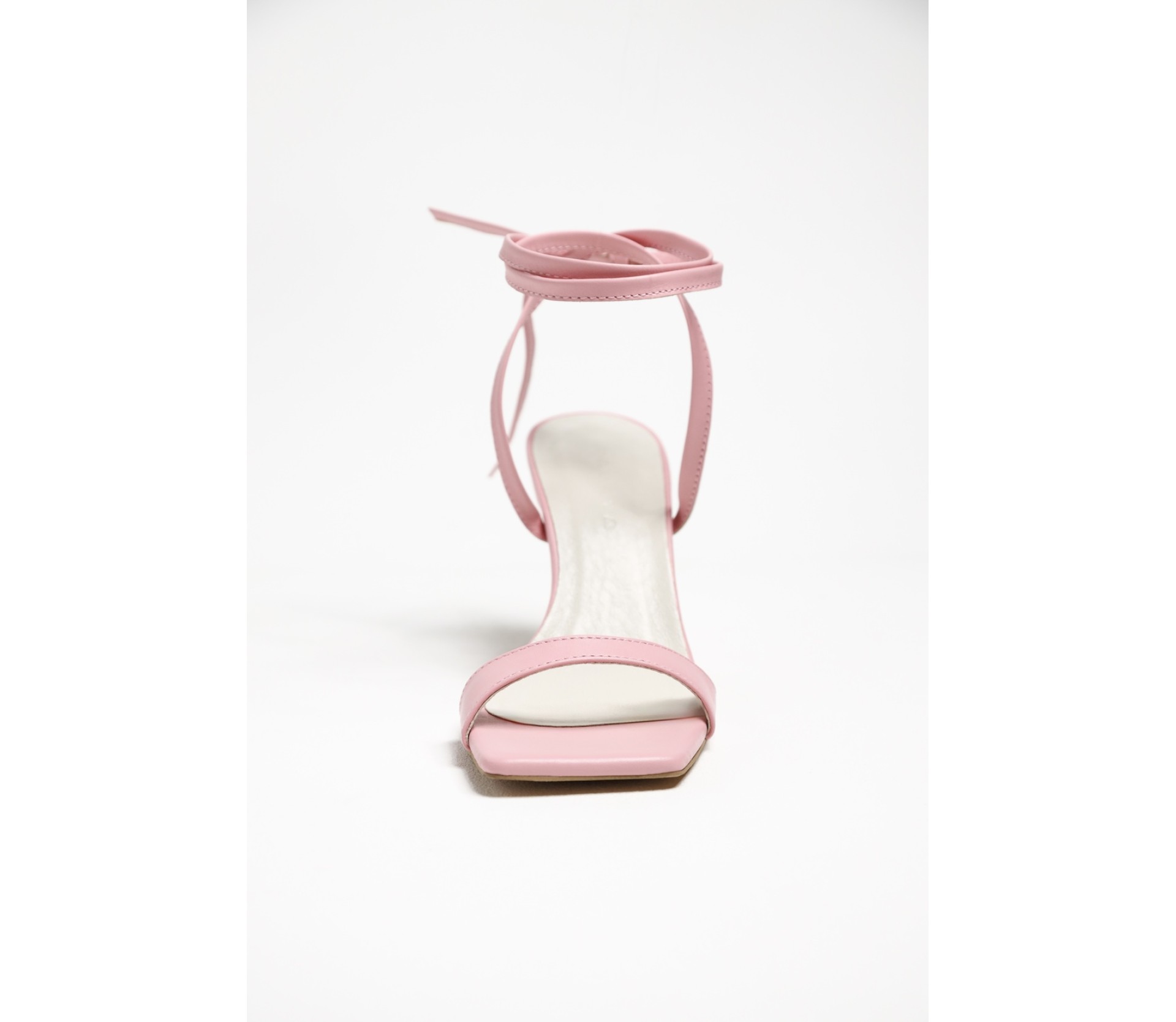 БОСОНІЖКИ НА ПІДБОРАХ