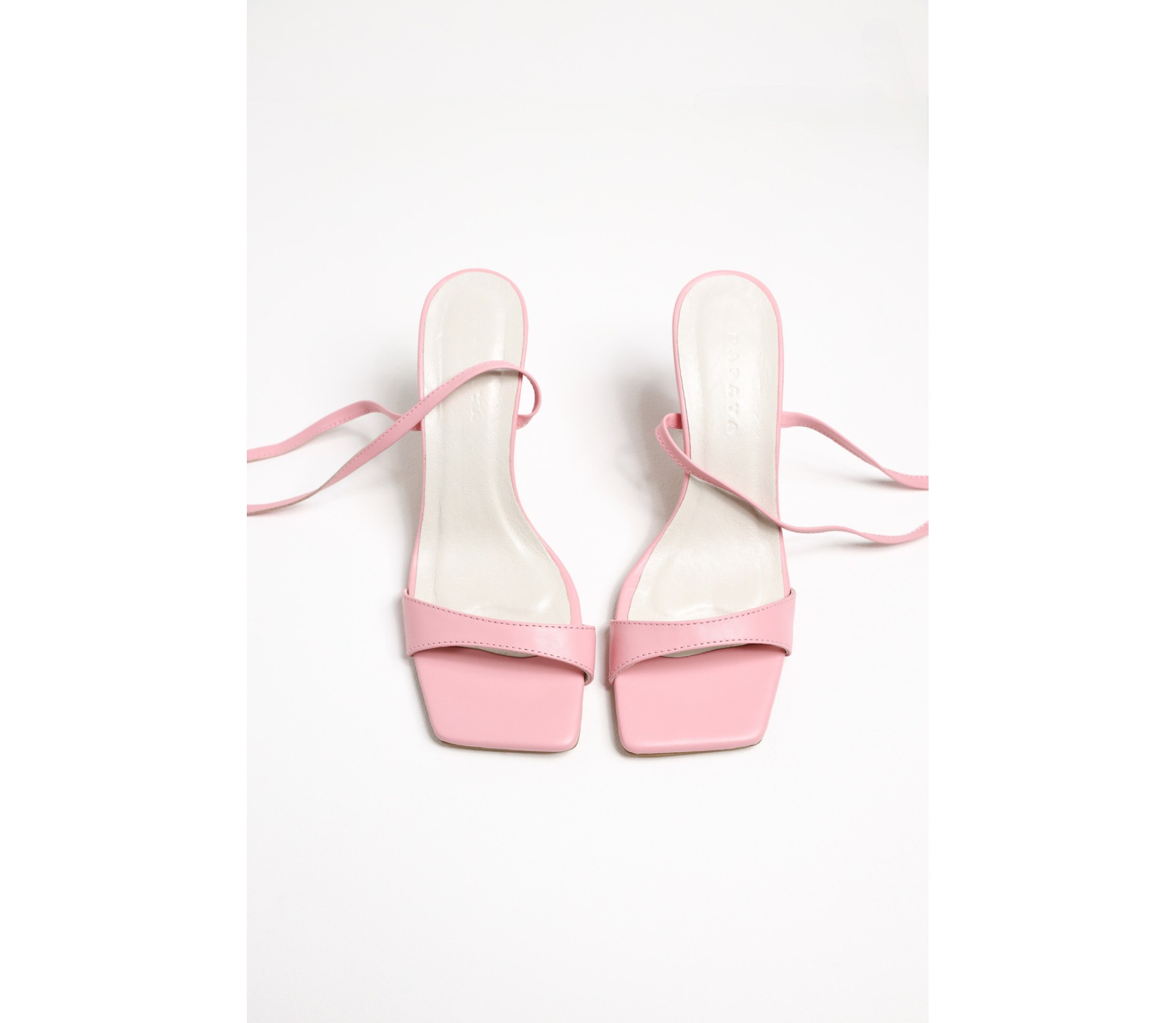 БОСОНІЖКИ НА ПІДБОРАХ