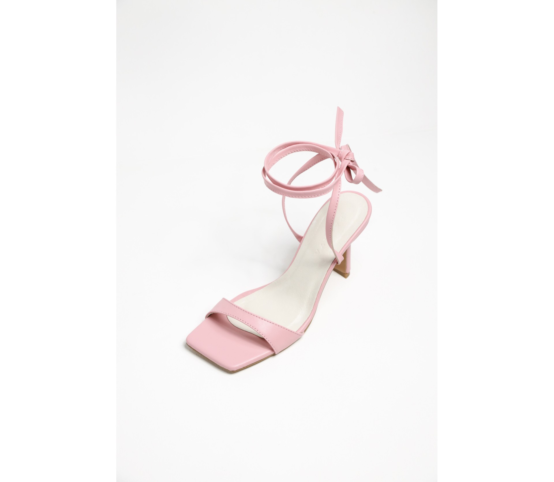 БОСОНІЖКИ НА ПІДБОРАХ