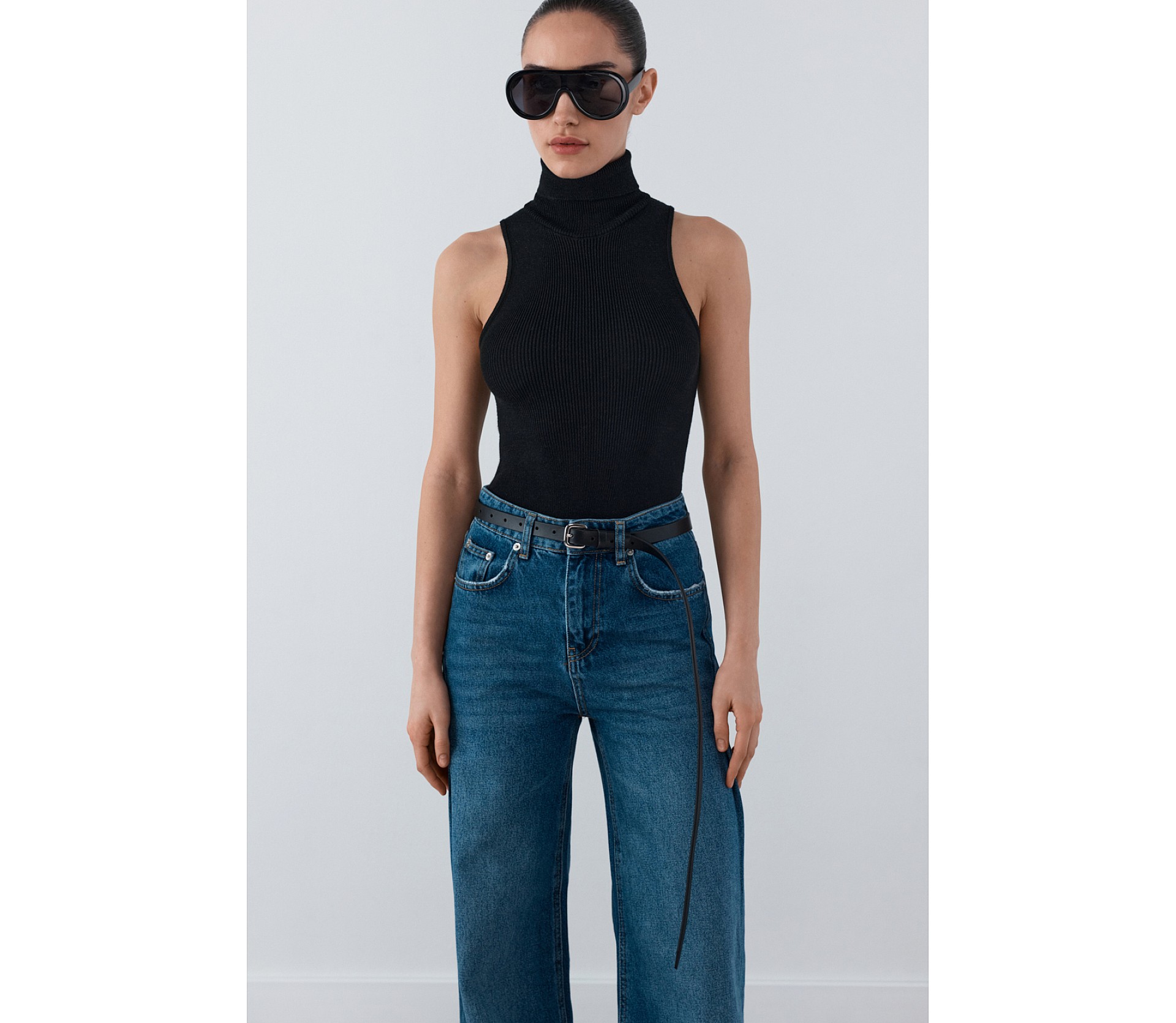 БОДІ В'ЯЗАНЕ З ВИСОКОЮ ГОРЛОВИНОЮ