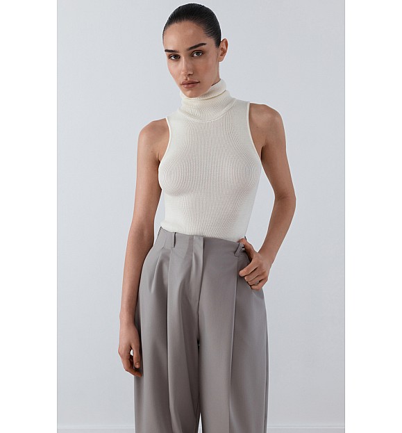 БОДІ В'ЯЗАНЕ З ВИСОКОЮ ГОРЛОВИНОЮ