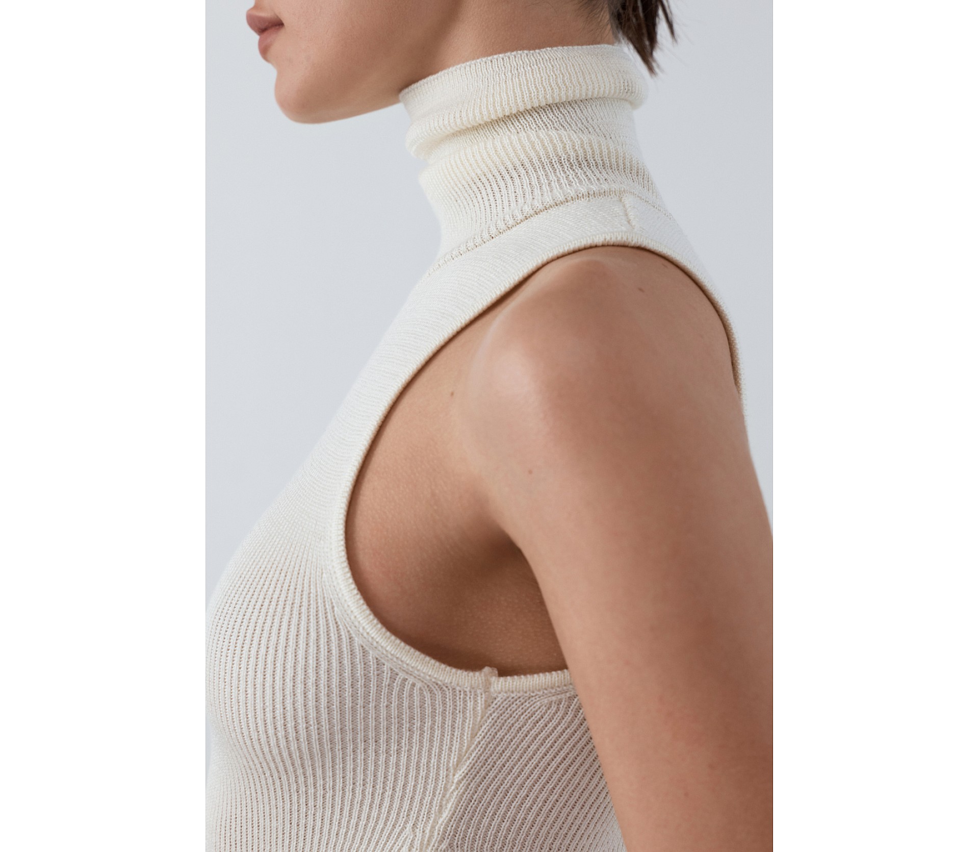 БОДІ В'ЯЗАНЕ З ВИСОКОЮ ГОРЛОВИНОЮ