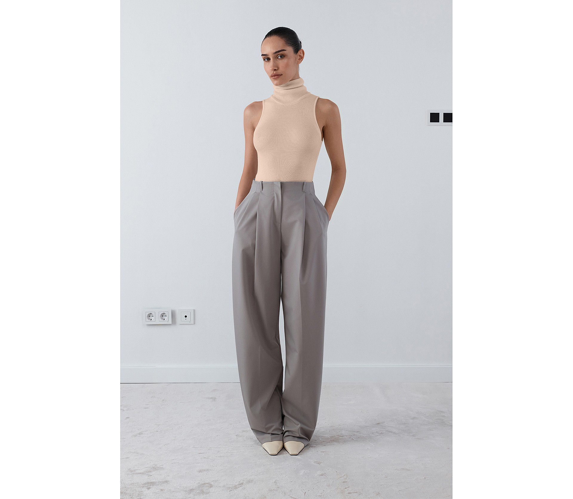 БОДІ В'ЯЗАНЕ З ВИСОКОЮ ГОРЛОВИНОЮ