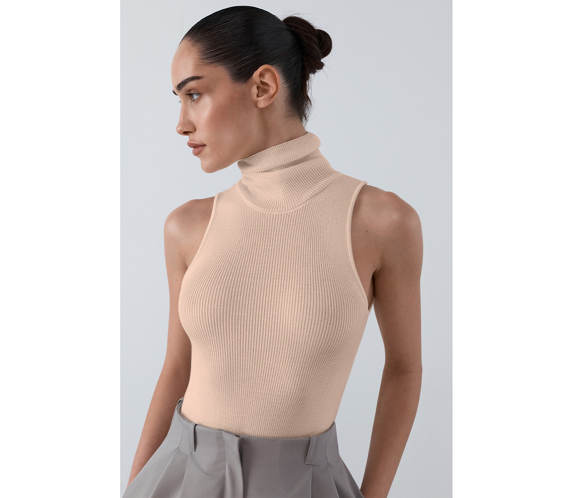 БОДІ В'ЯЗАНЕ З ВИСОКОЮ ГОРЛОВИНОЮ