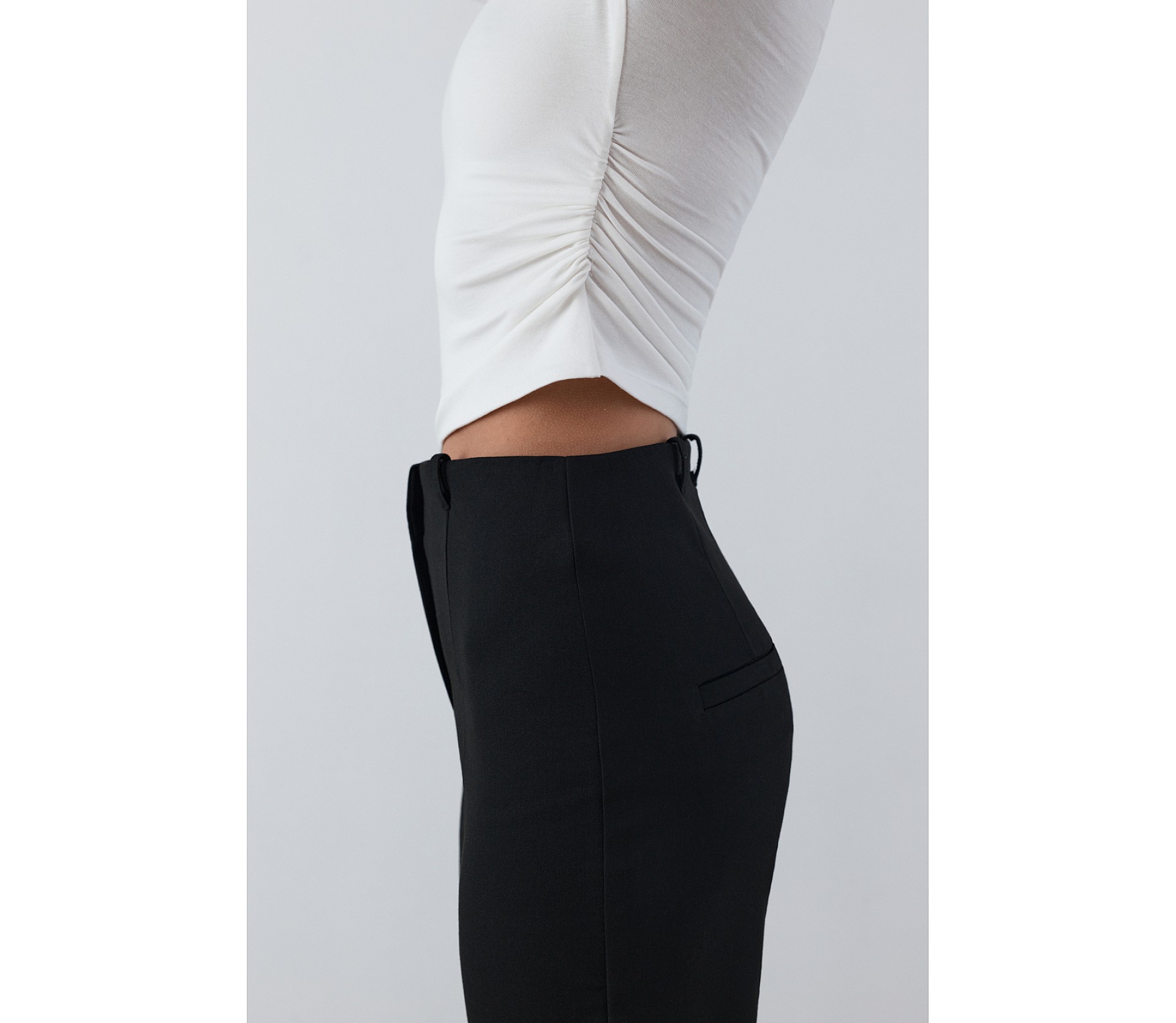 ШТАНИ РОЗКЛЬОШЕНІ