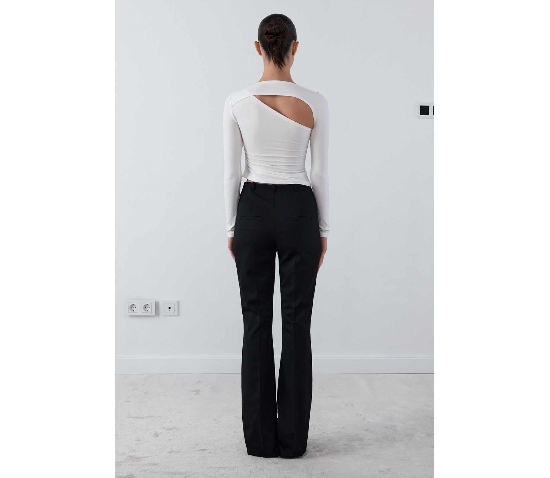 ШТАНИ РОЗКЛЬОШЕНІ