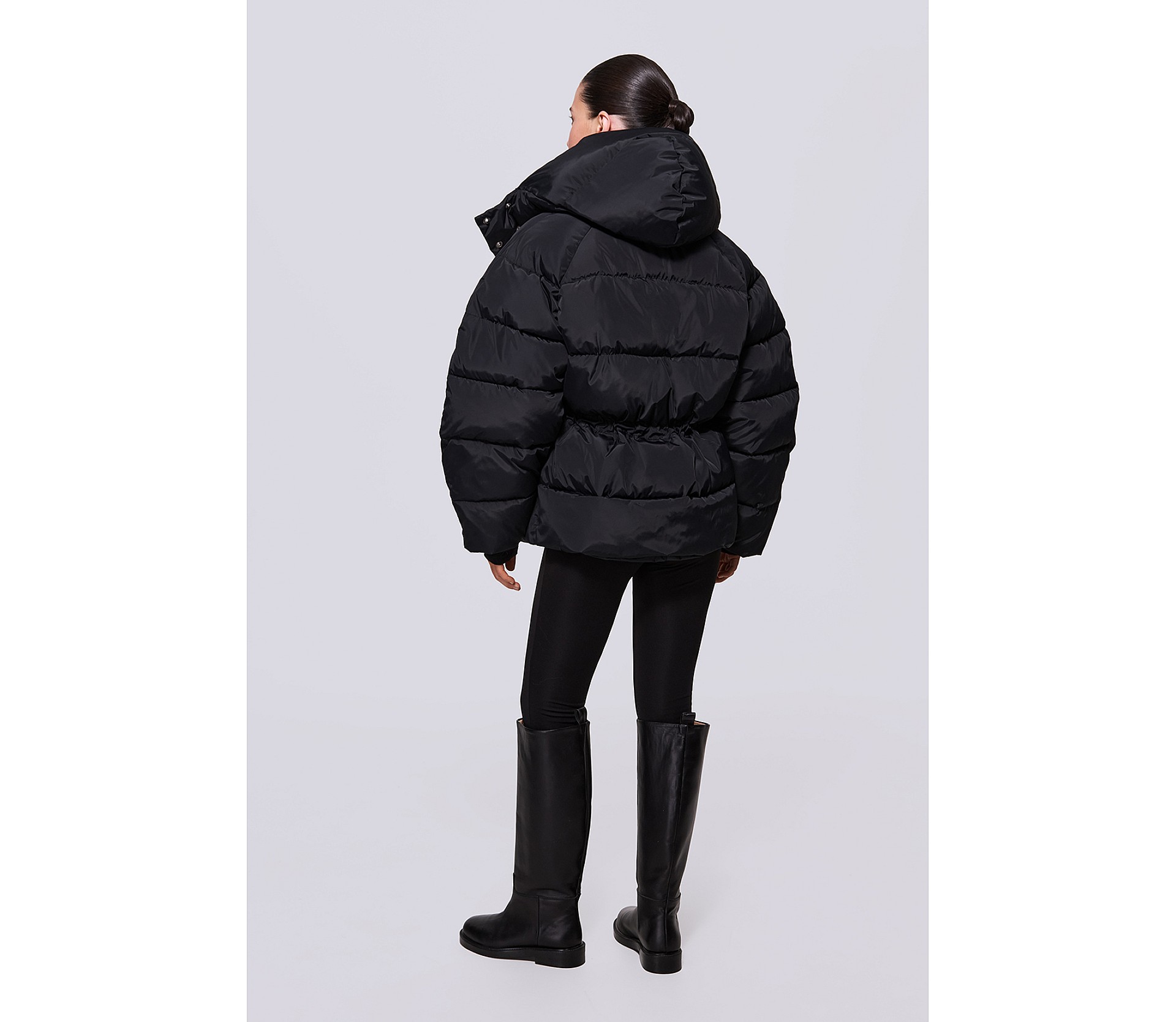 КУРТКА ІЗ ЗАВ'ЯЗКАМИ НА ТАЛІЇ