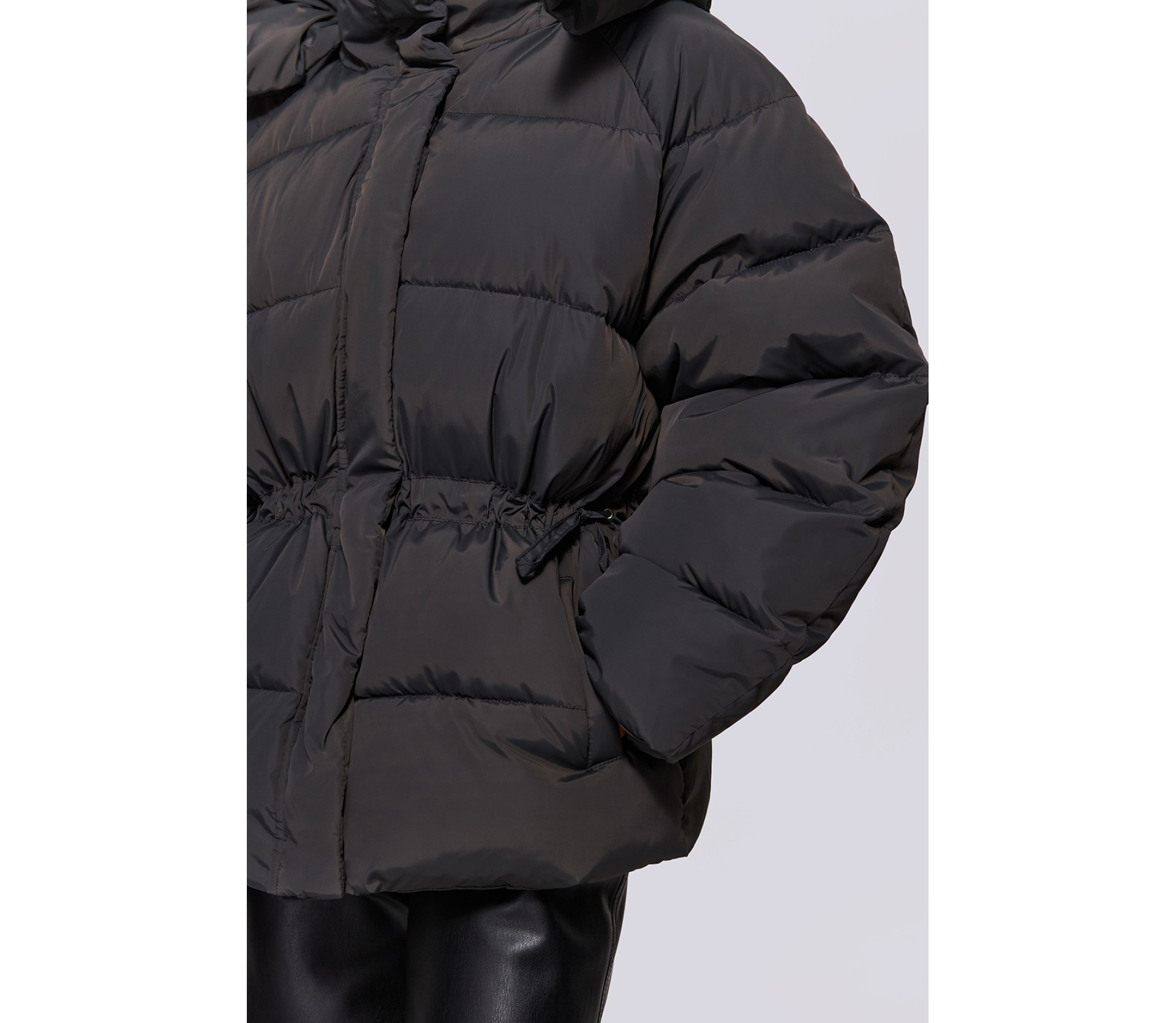 КУРТКА ІЗ ЗАВ'ЯЗКАМИ НА ТАЛІЇ