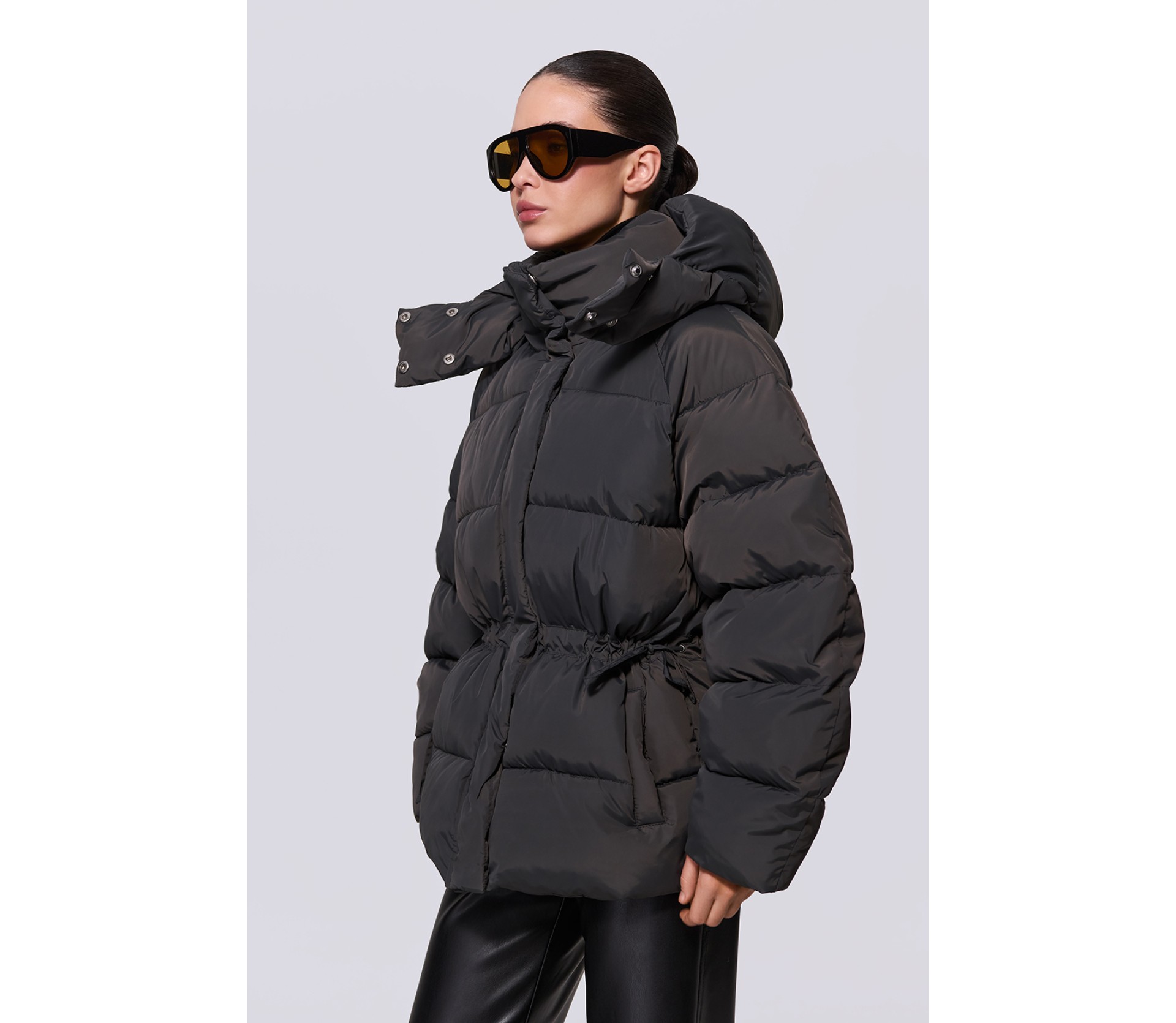 КУРТКА ІЗ ЗАВ'ЯЗКАМИ НА ТАЛІЇ