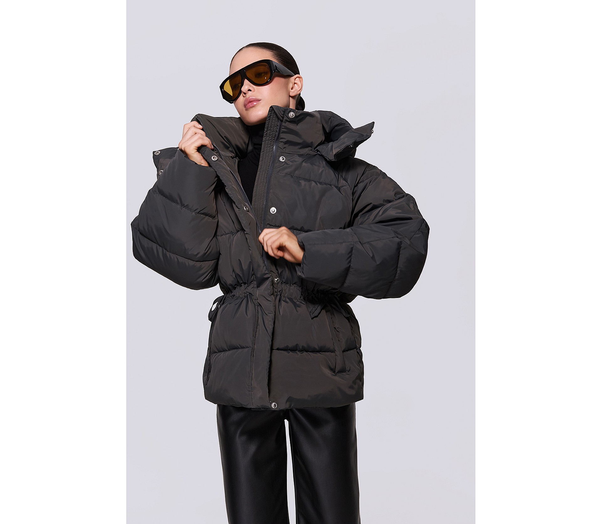 КУРТКА ІЗ ЗАВ'ЯЗКАМИ НА ТАЛІЇ