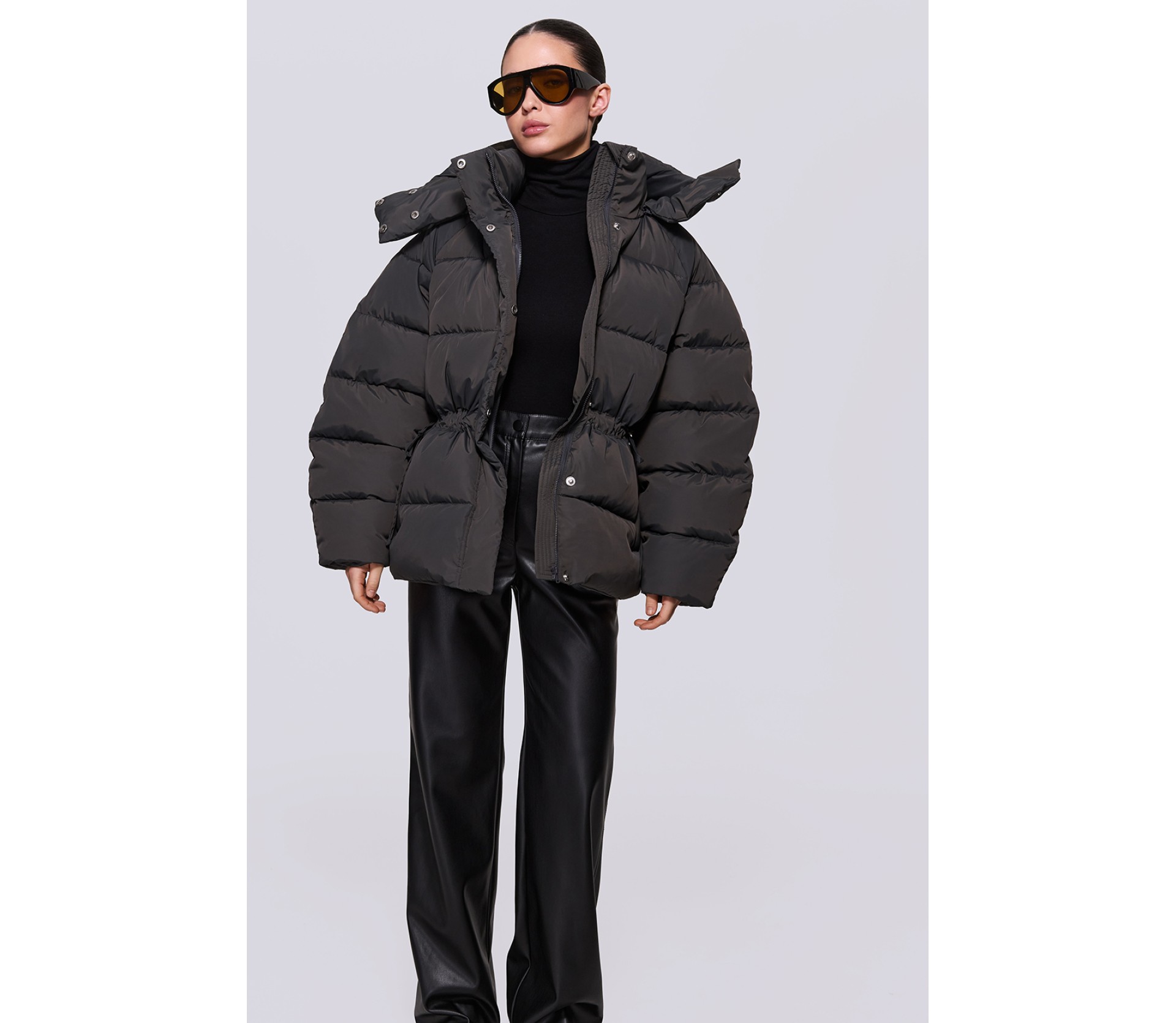 КУРТКА ІЗ ЗАВ'ЯЗКАМИ НА ТАЛІЇ