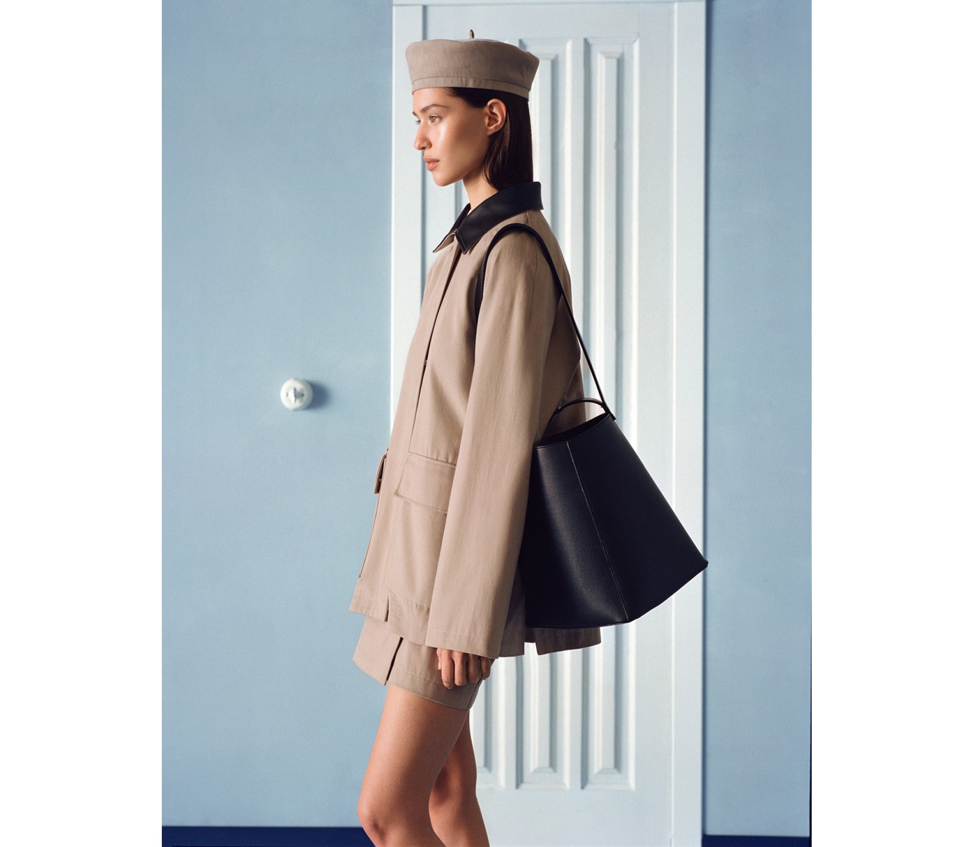 КУРТКА З КОНТРАСТНИМ КОМІРОМ