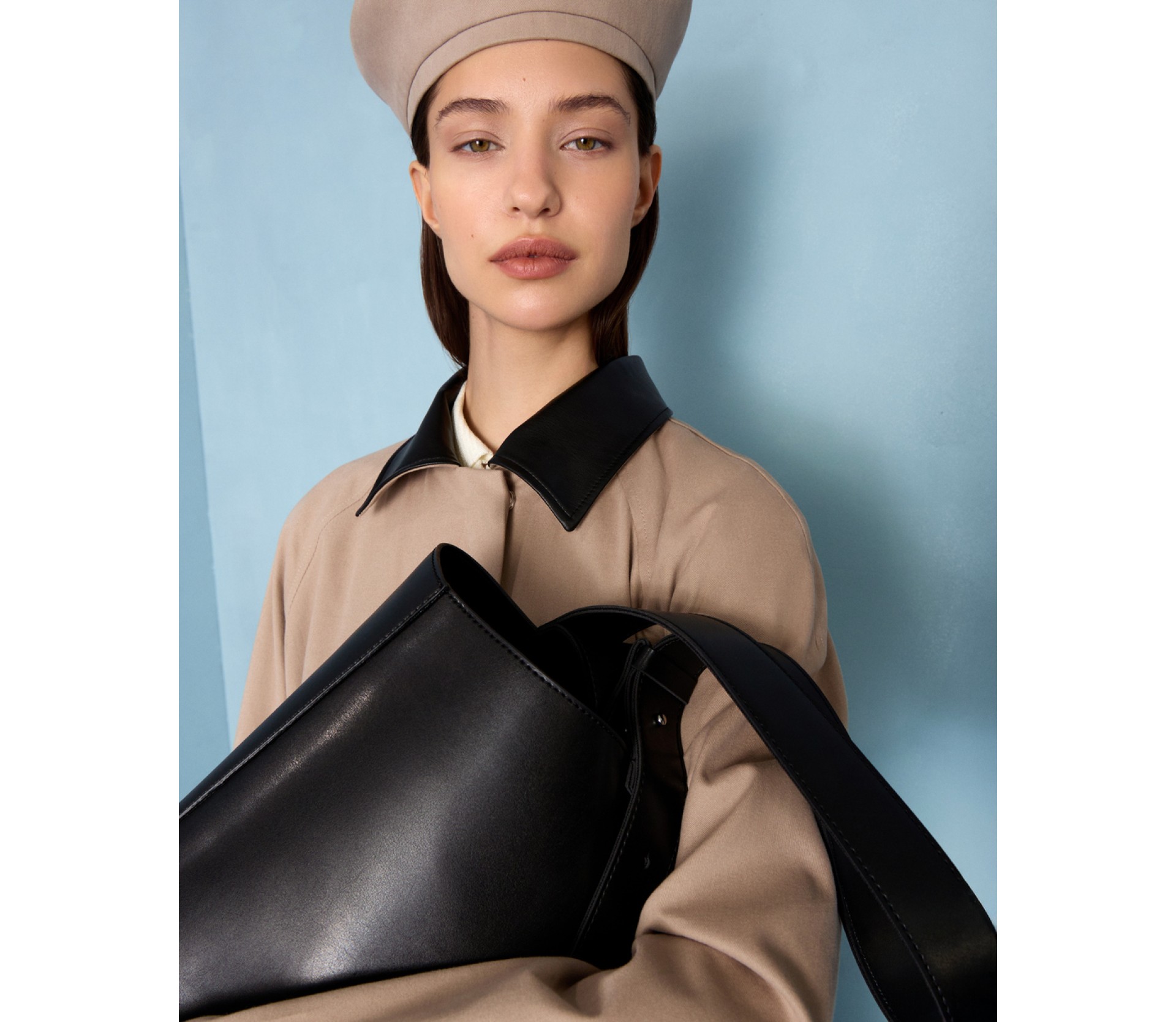 КУРТКА З КОНТРАСТНИМ КОМІРОМ