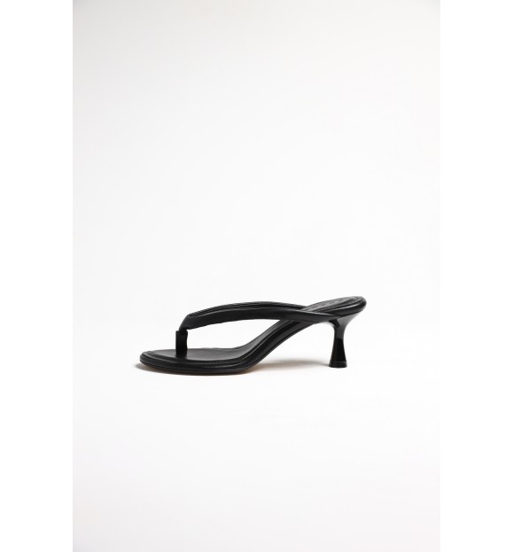 МЮЛІ НА НИЗЬКИХ ПІДБОРАХ