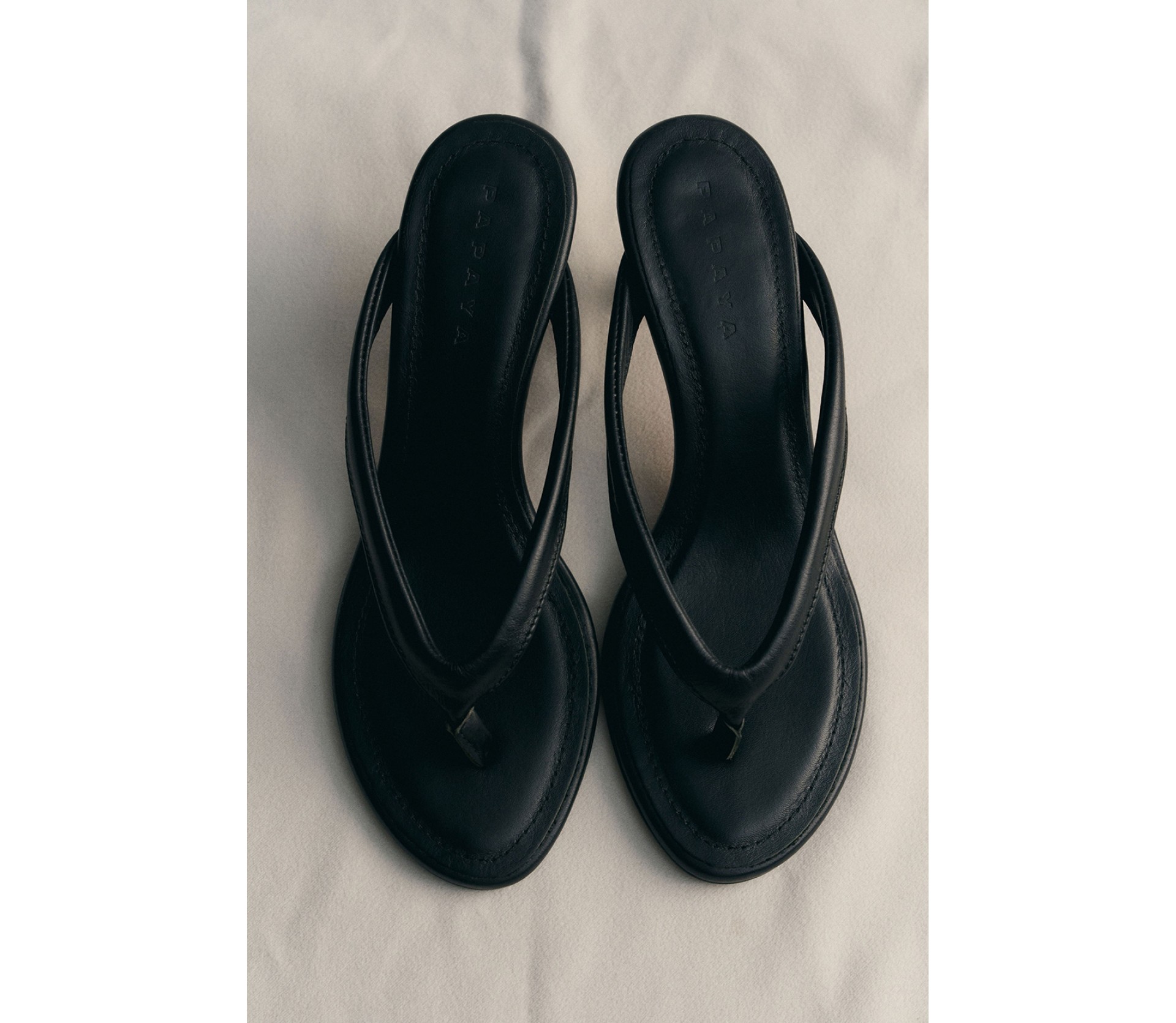 МЮЛІ НА НИЗЬКИХ ПІДБОРАХ