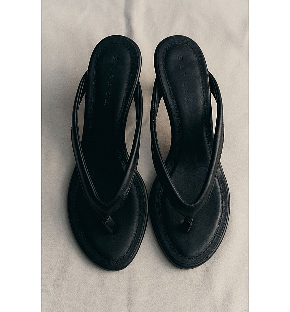 МЮЛІ НА НИЗЬКИХ ПІДБОРАХ