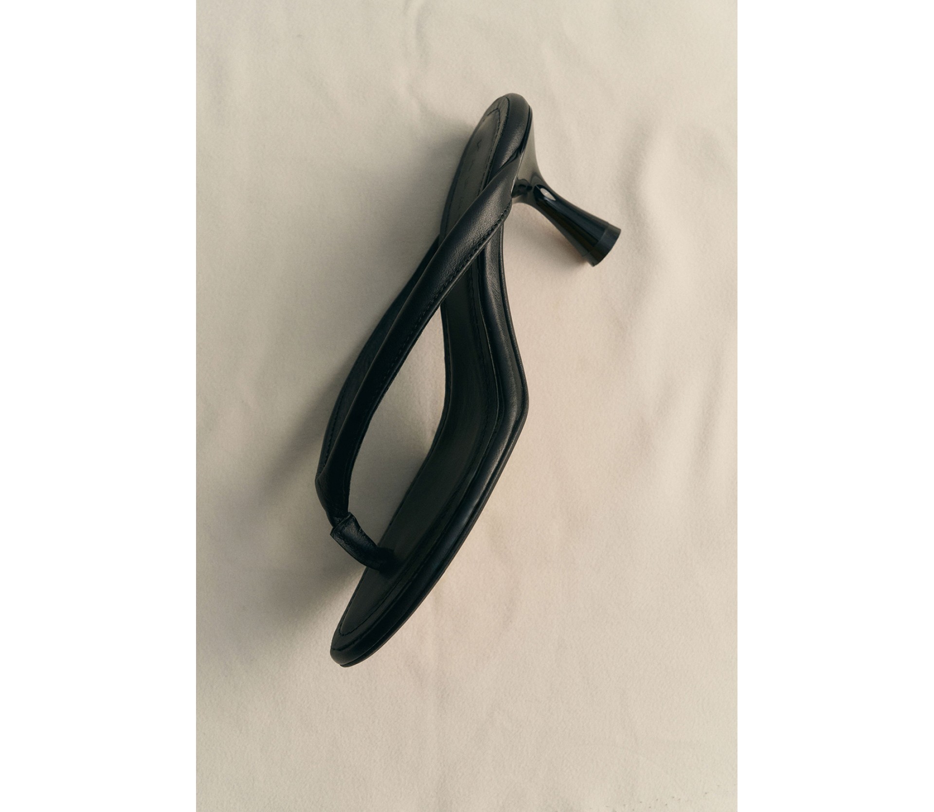 МЮЛІ НА НИЗЬКИХ ПІДБОРАХ