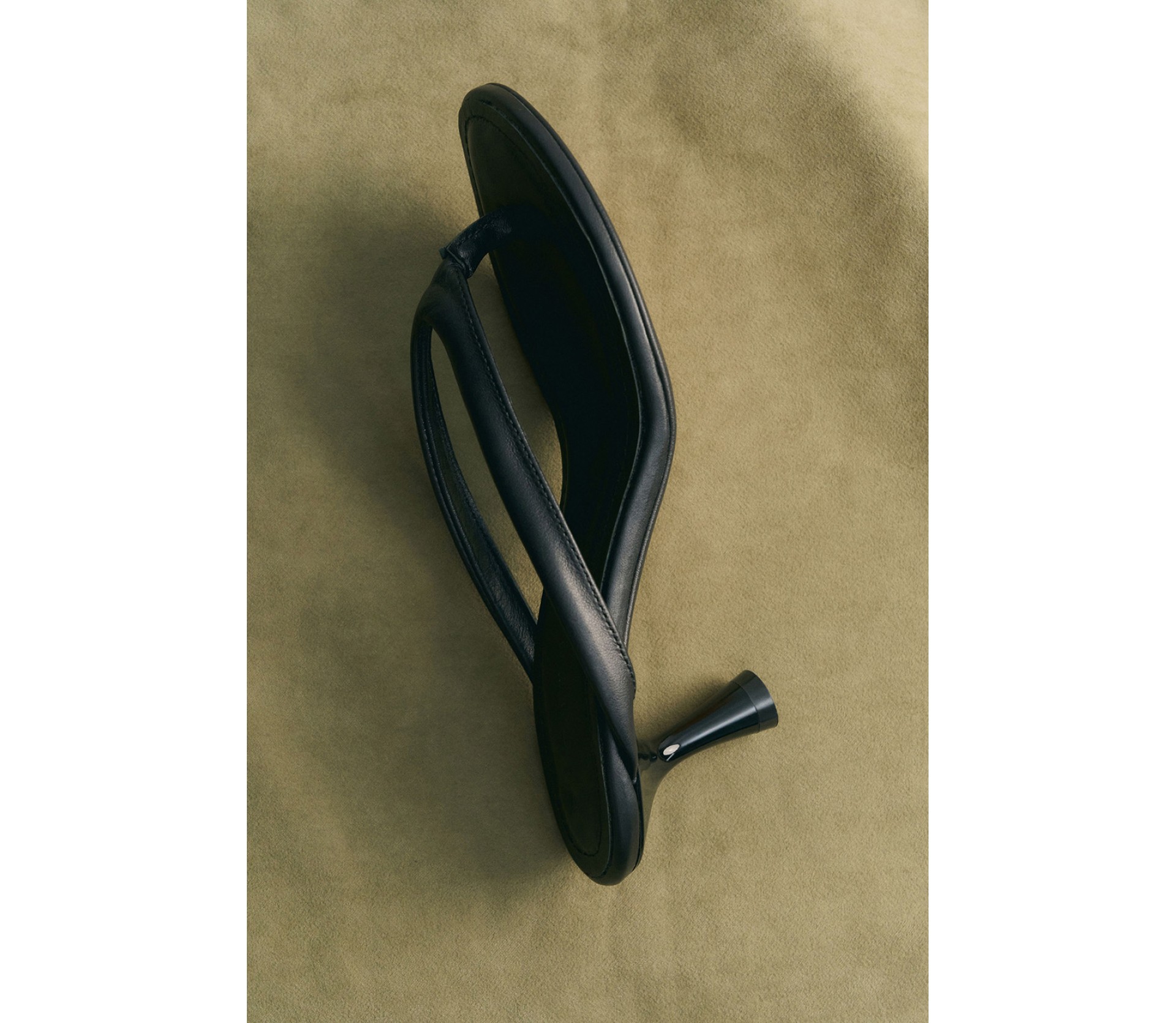 МЮЛІ НА НИЗЬКИХ ПІДБОРАХ