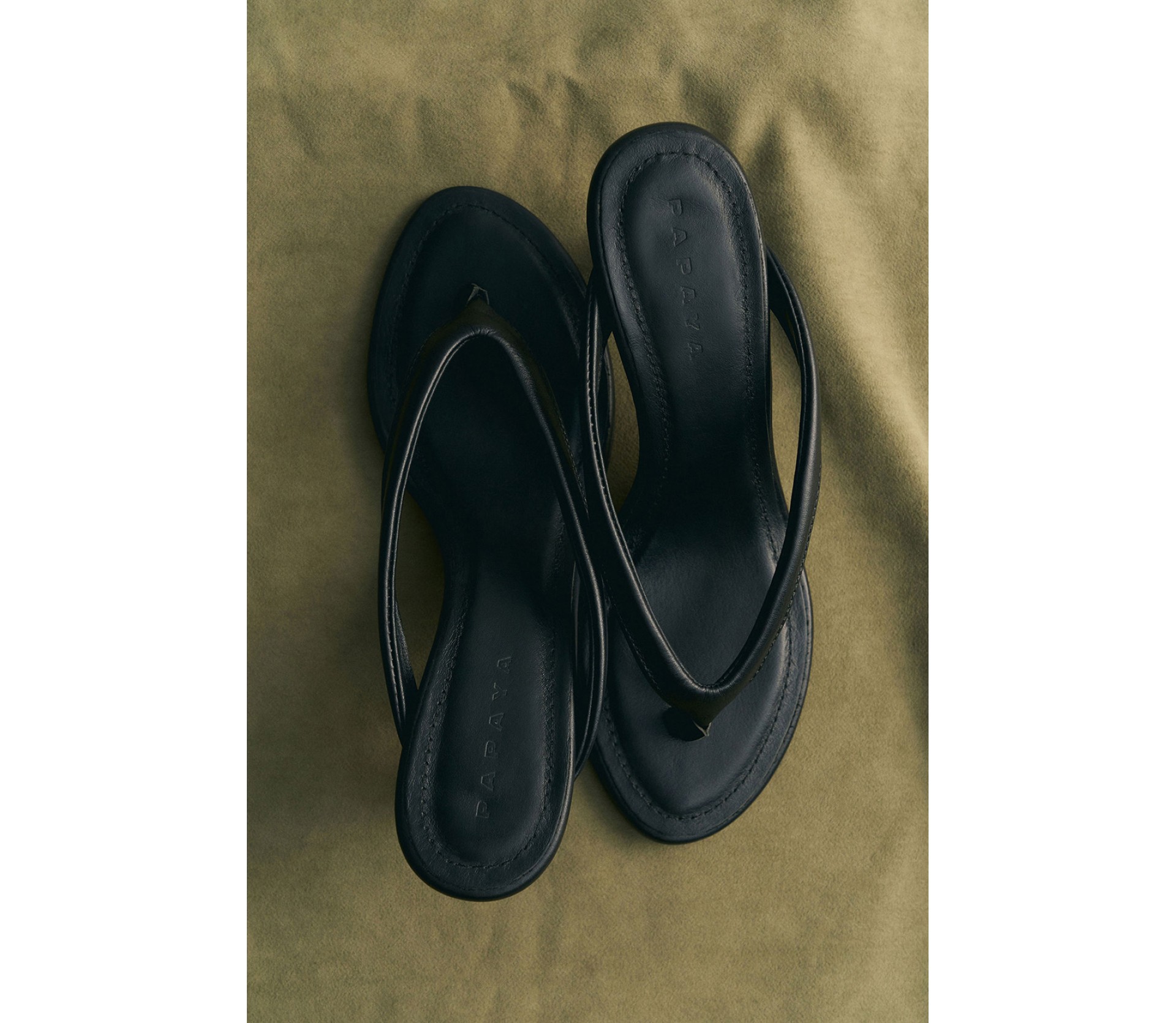 МЮЛІ НА НИЗЬКИХ ПІДБОРАХ