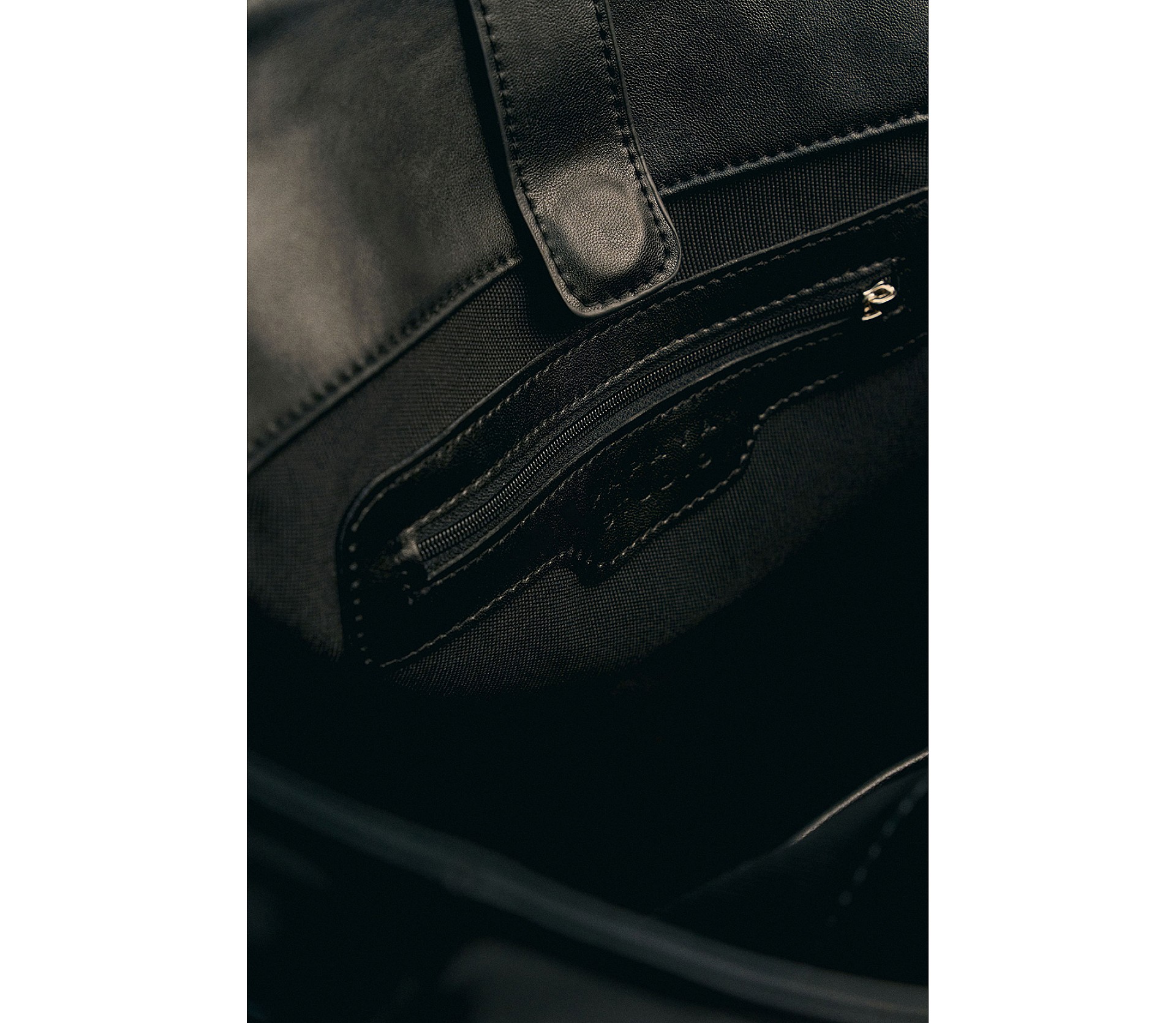 СУМКА ТОТЕ ІЗ РЕМІНЦЕМ