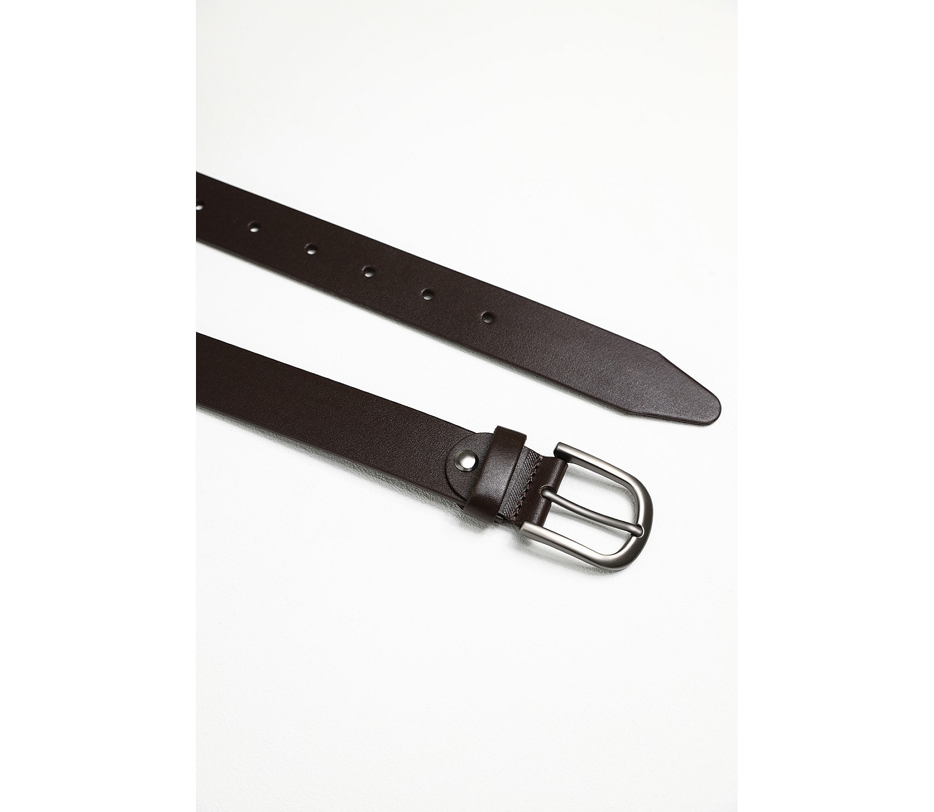 РЕМІНЬ ІЗ ЗАОКРУГЛЕНОЮ ПРЯЖКОЮ