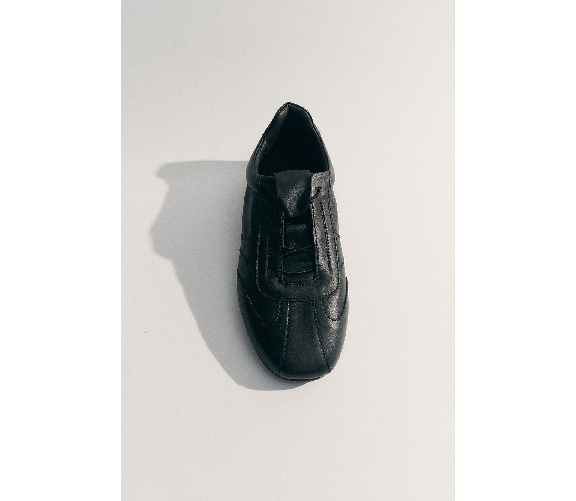 КРОСІВКИ ШКІРЯНІ НА ТОНКІЙ ПІДОШВІ